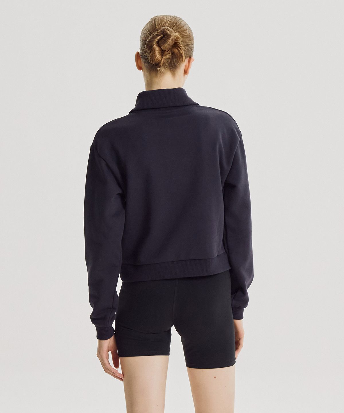 뉴발란스(NEW BALANCE) NBNCG4V822 / WOMEN 프리미엄 로고 반집업 (D/NAVY)