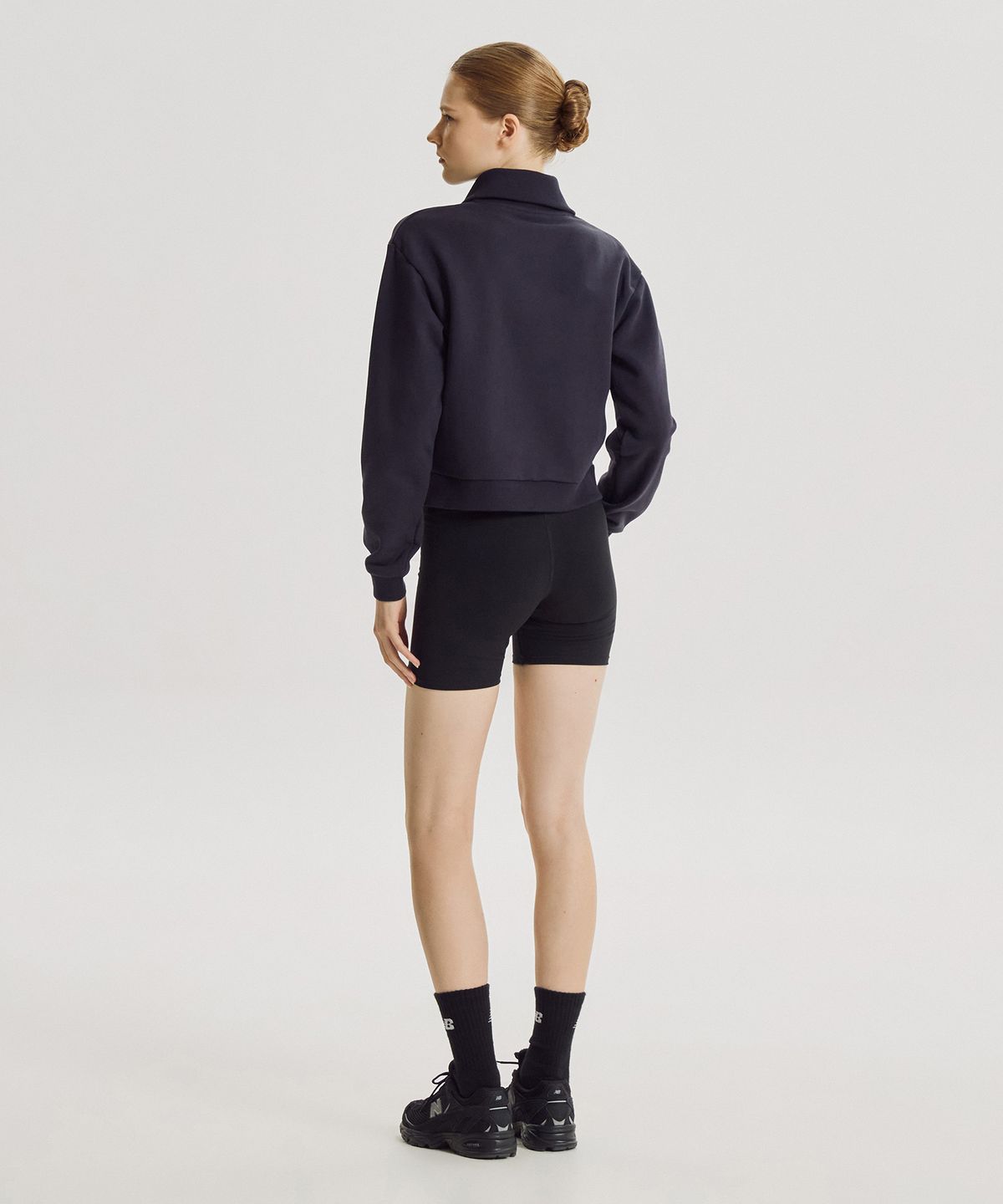 뉴발란스(NEW BALANCE) NBNCG4V822 / WOMEN 프리미엄 로고 반집업 (D/NAVY)