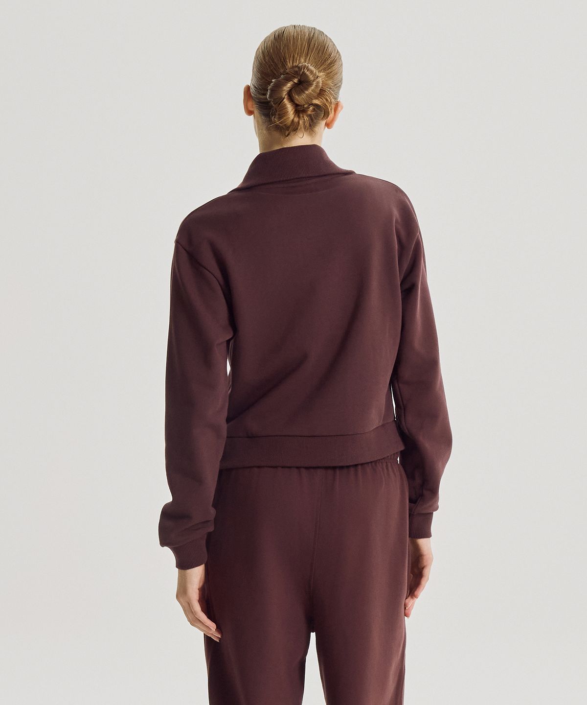 뉴발란스(NEW BALANCE) NBNCG4V822 / WOMEN 프리미엄 로고 반집업 (BURGUNDY)