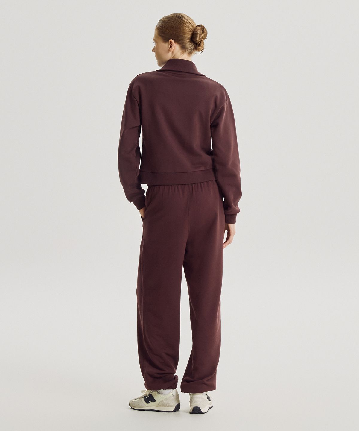 뉴발란스(NEW BALANCE) NBNCG4V822 / WOMEN 프리미엄 로고 반집업 (BURGUNDY)