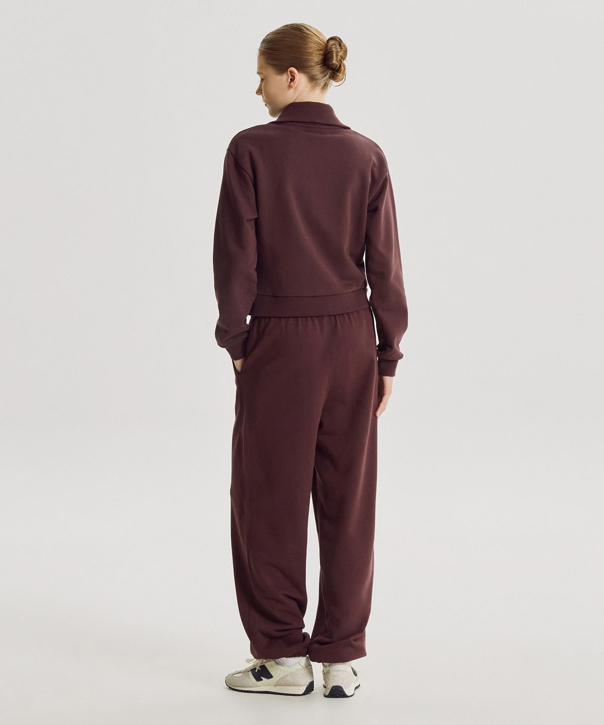 뉴발란스(NEW BALANCE) NBMLG4V812 / WOMEN 프리미엄 에센셜 조거팬츠 (BURGUNDY)