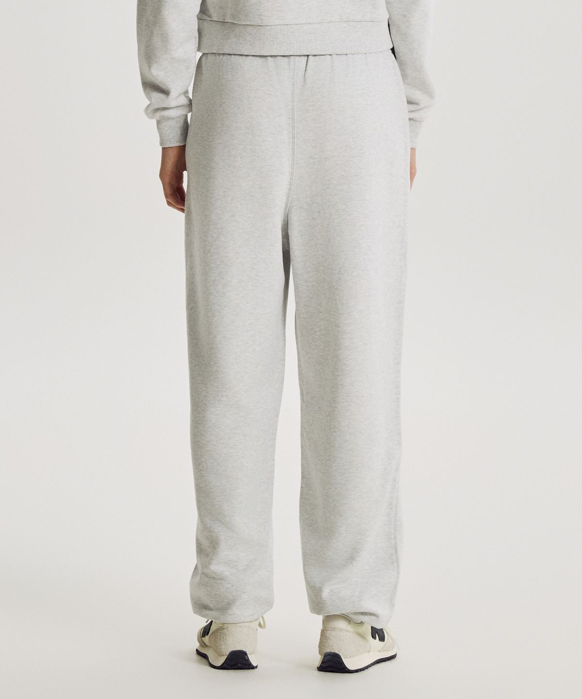 뉴발란스(NEW BALANCE) NBMLG4V812 / WOMEN 프리미엄 에센셜 조거팬츠 (L/GRAY)