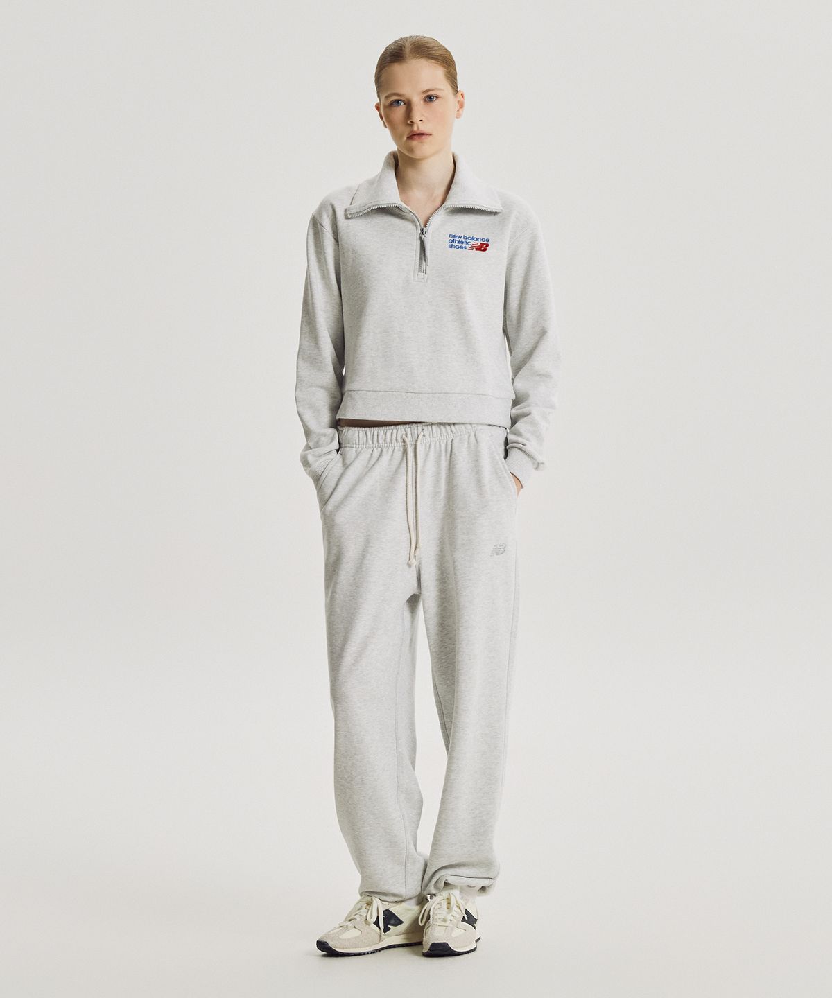뉴발란스(NEW BALANCE) NBMLG4V812 / WOMEN 프리미엄 에센셜 조거팬츠 (L/GRAY)