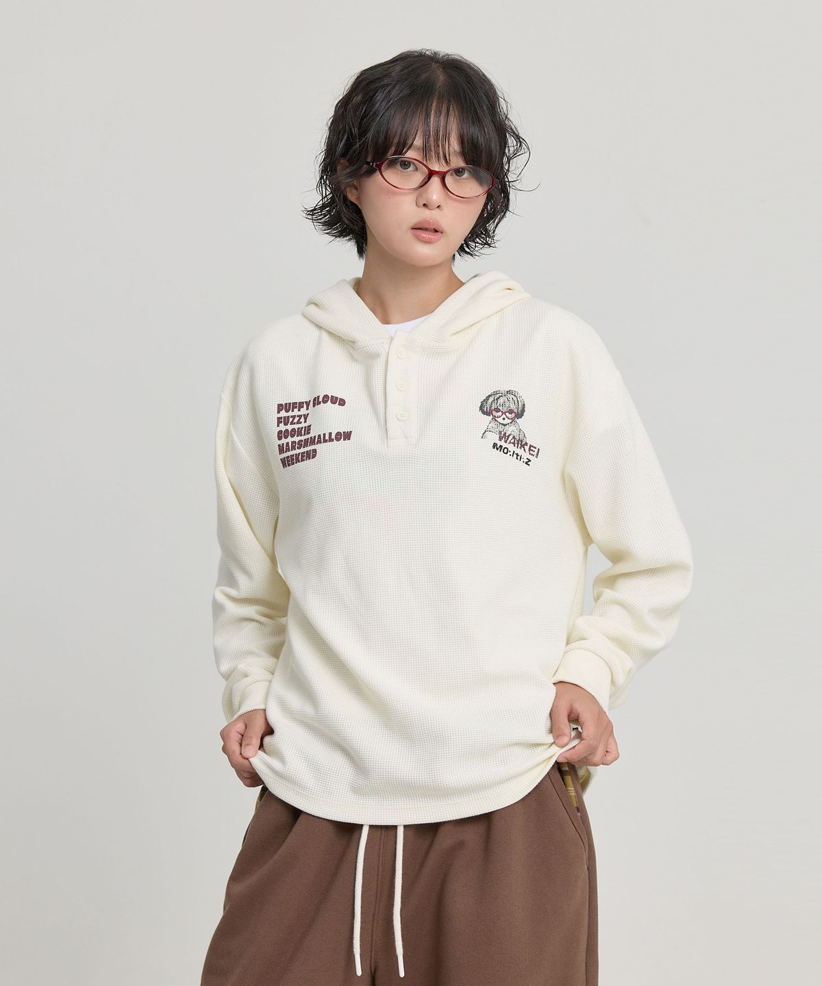 와이케이(WAIKEI) 헨리넥 와플 롱슬리브 후디 크림