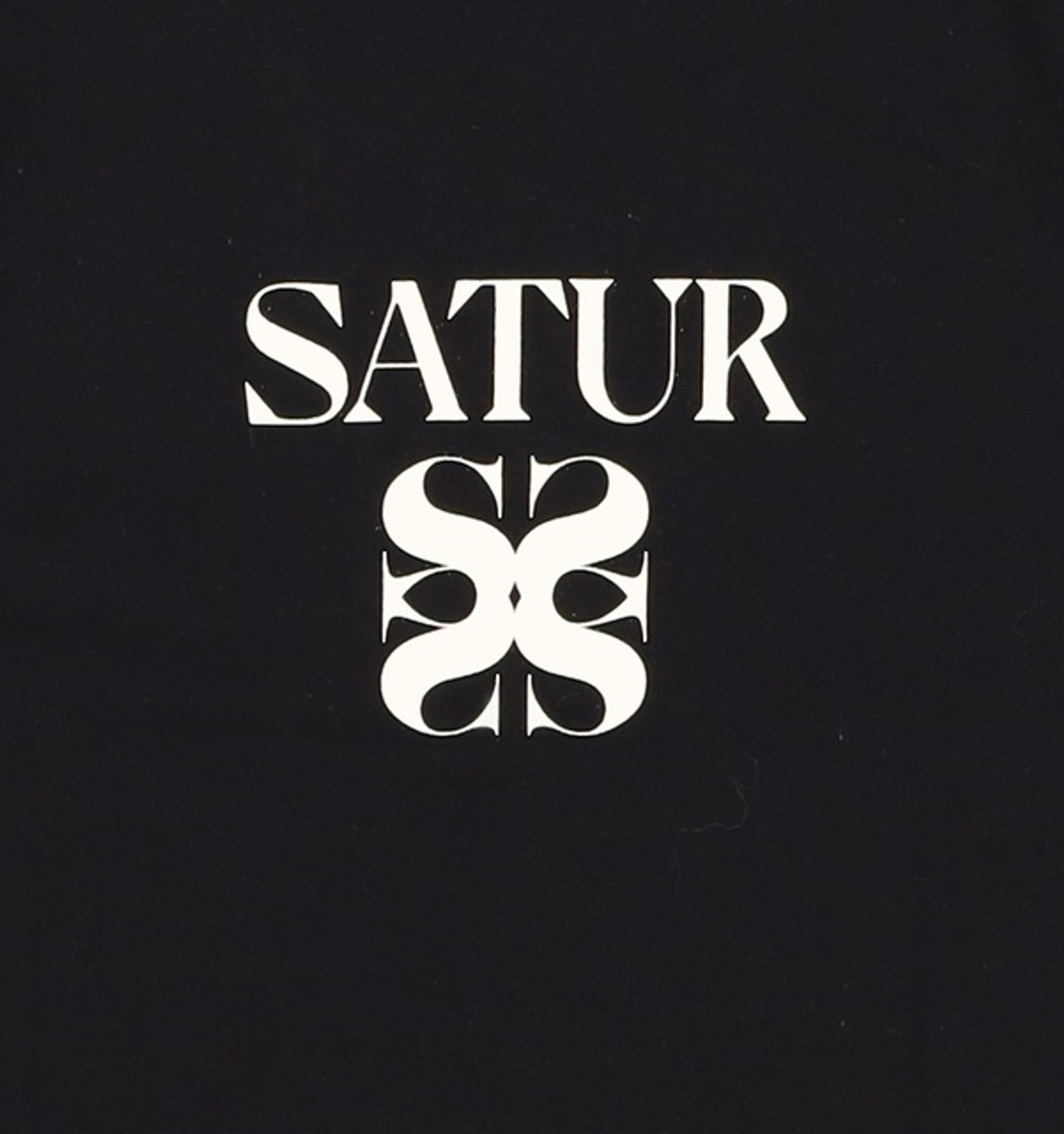 세터(SATUR) 클래식 로고 반팔 티셔츠 클래식 블랙 WS