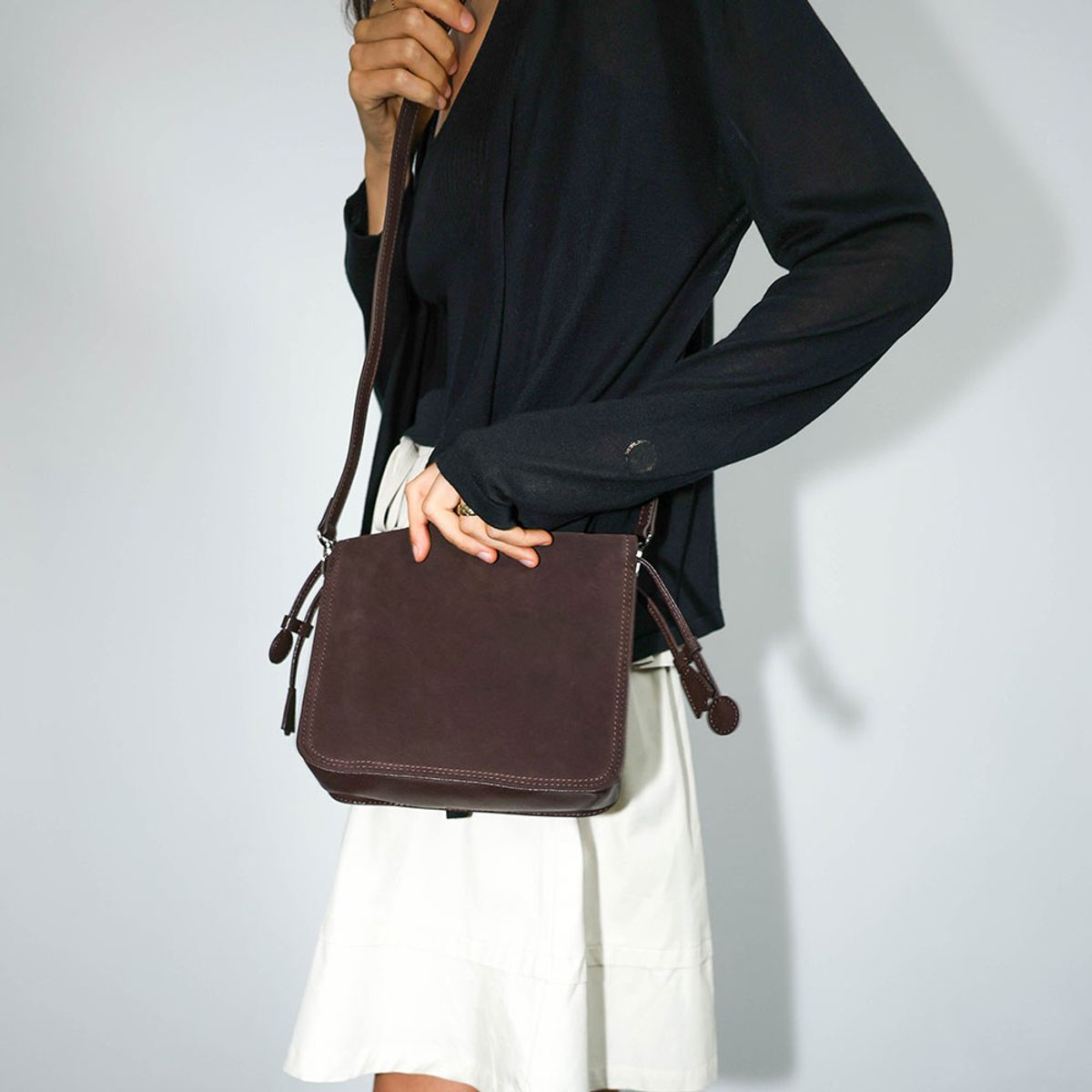 던드롭(DUNDROP) DD_Faux drawstring shoulder bag_2color