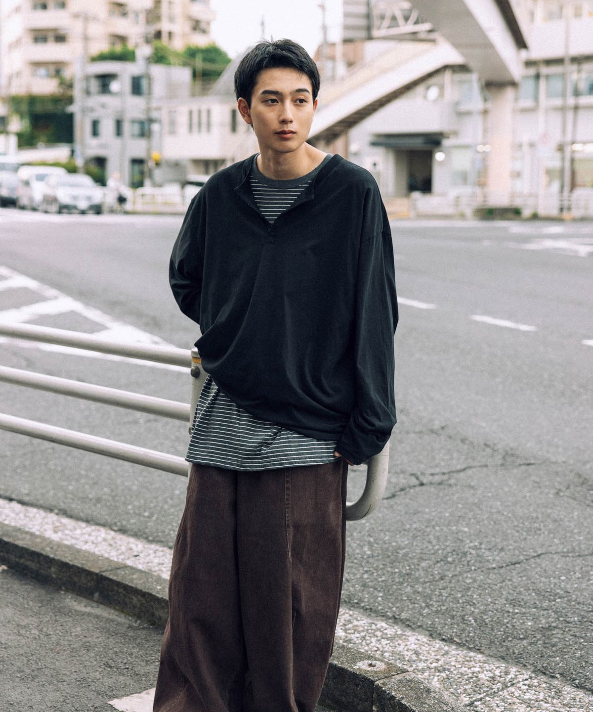 앵글런(ANGLAN) Striped Layered Henley Long Sleeve - Black