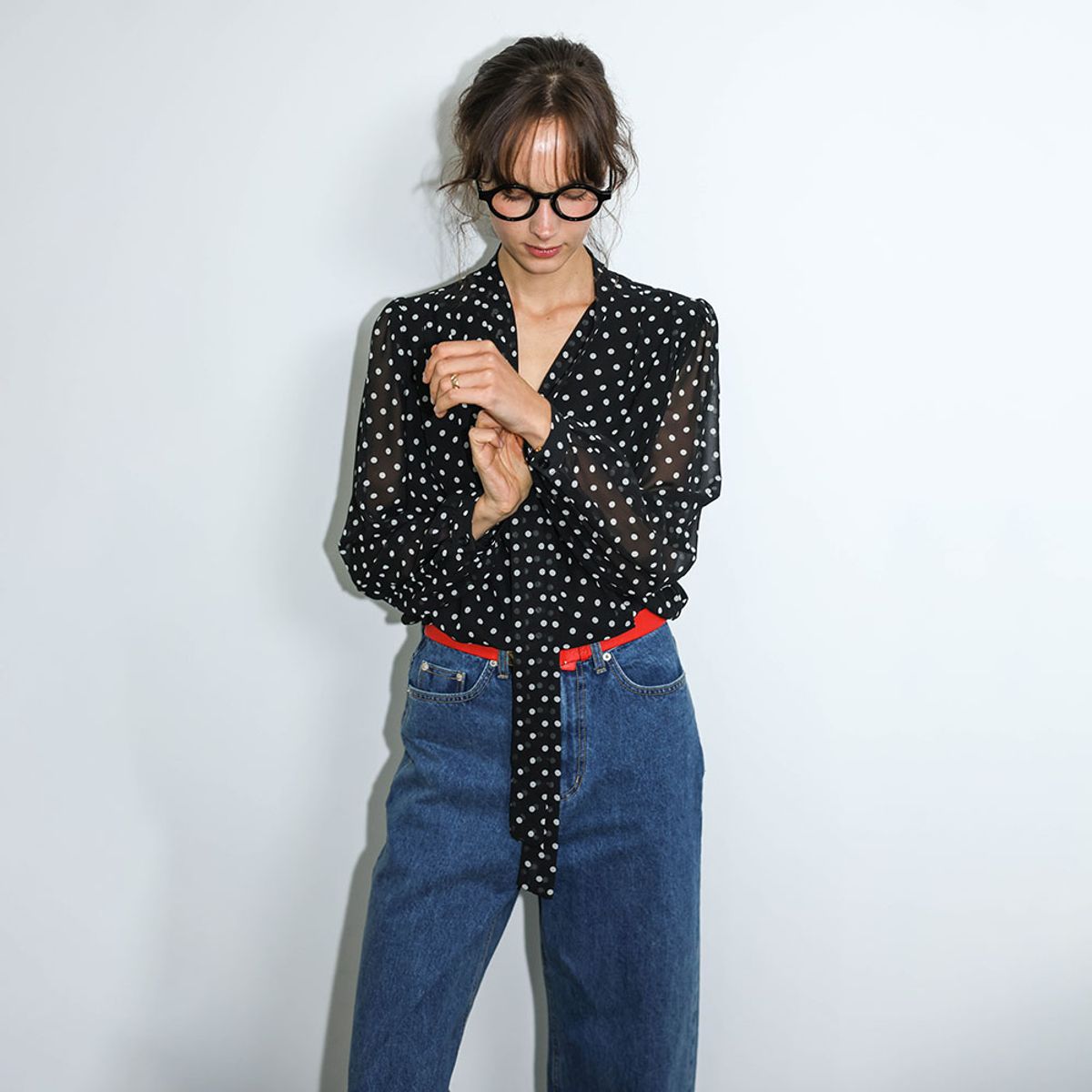 던드롭(DUNDROP) DD_Polka dot scarf blouse