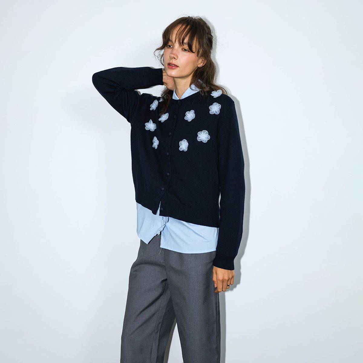 던드롭(DUNDROP) DD_3d floral knit cardigan