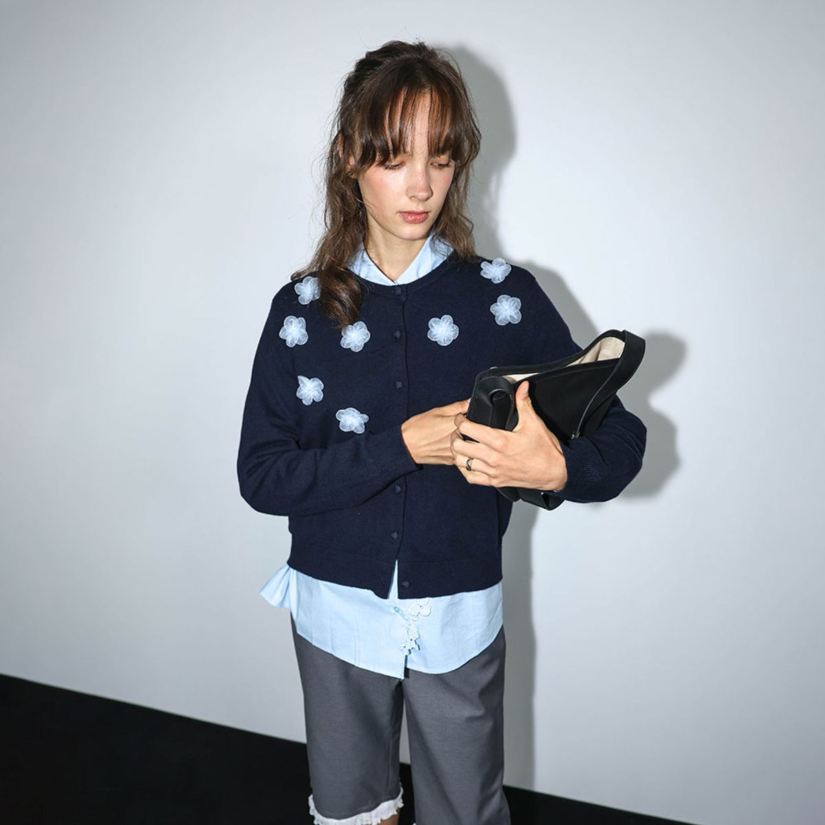 던드롭(DUNDROP) DD_3d floral knit cardigan