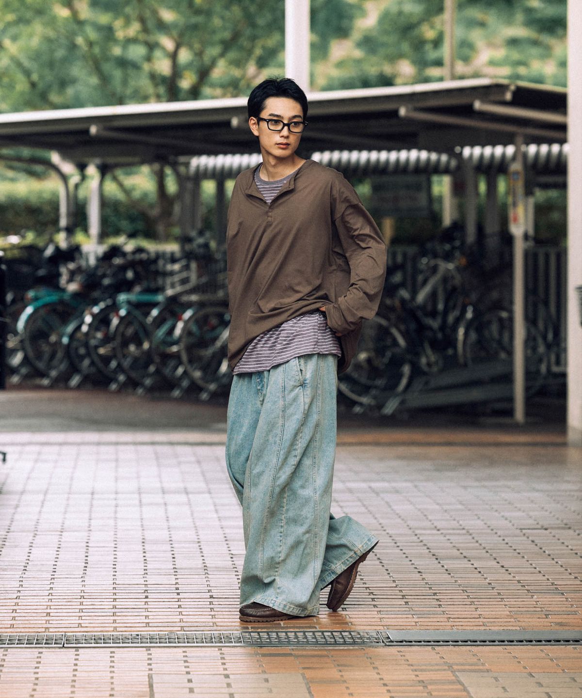 앵글런(ANGLAN) Striped Layered Henley Long Sleeve - Brown