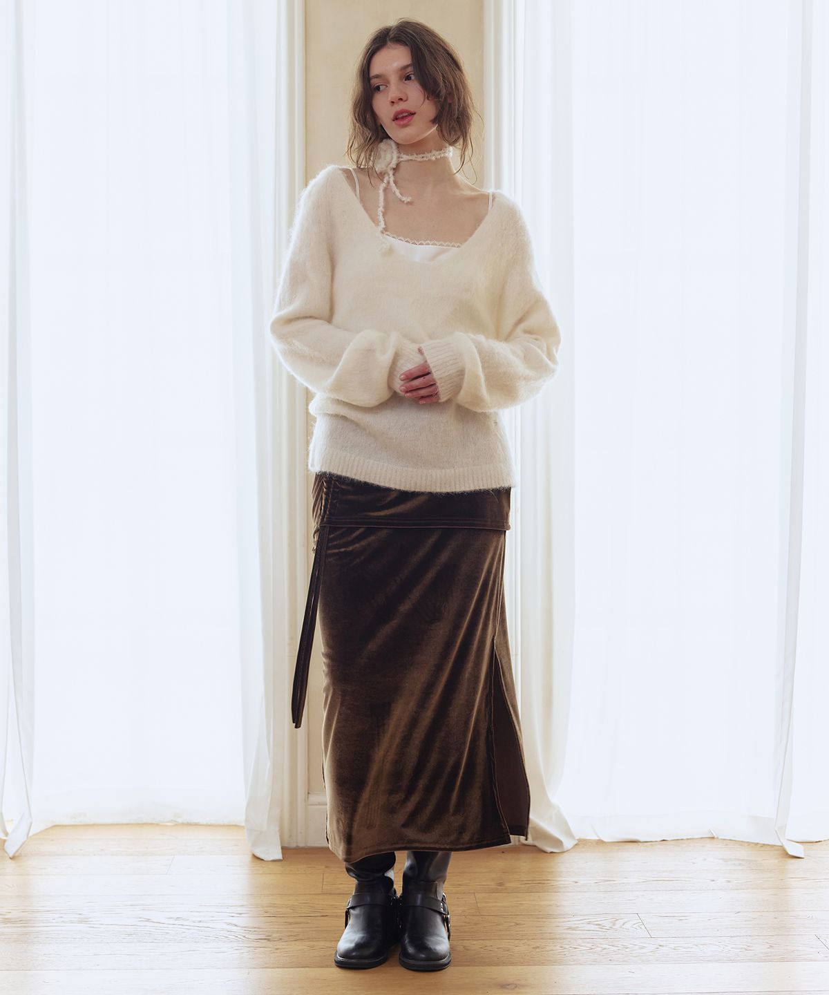 애프터아워즈(AFTERHOURS) VELVET SHIRRING LONG SKIRT (KHAKI)