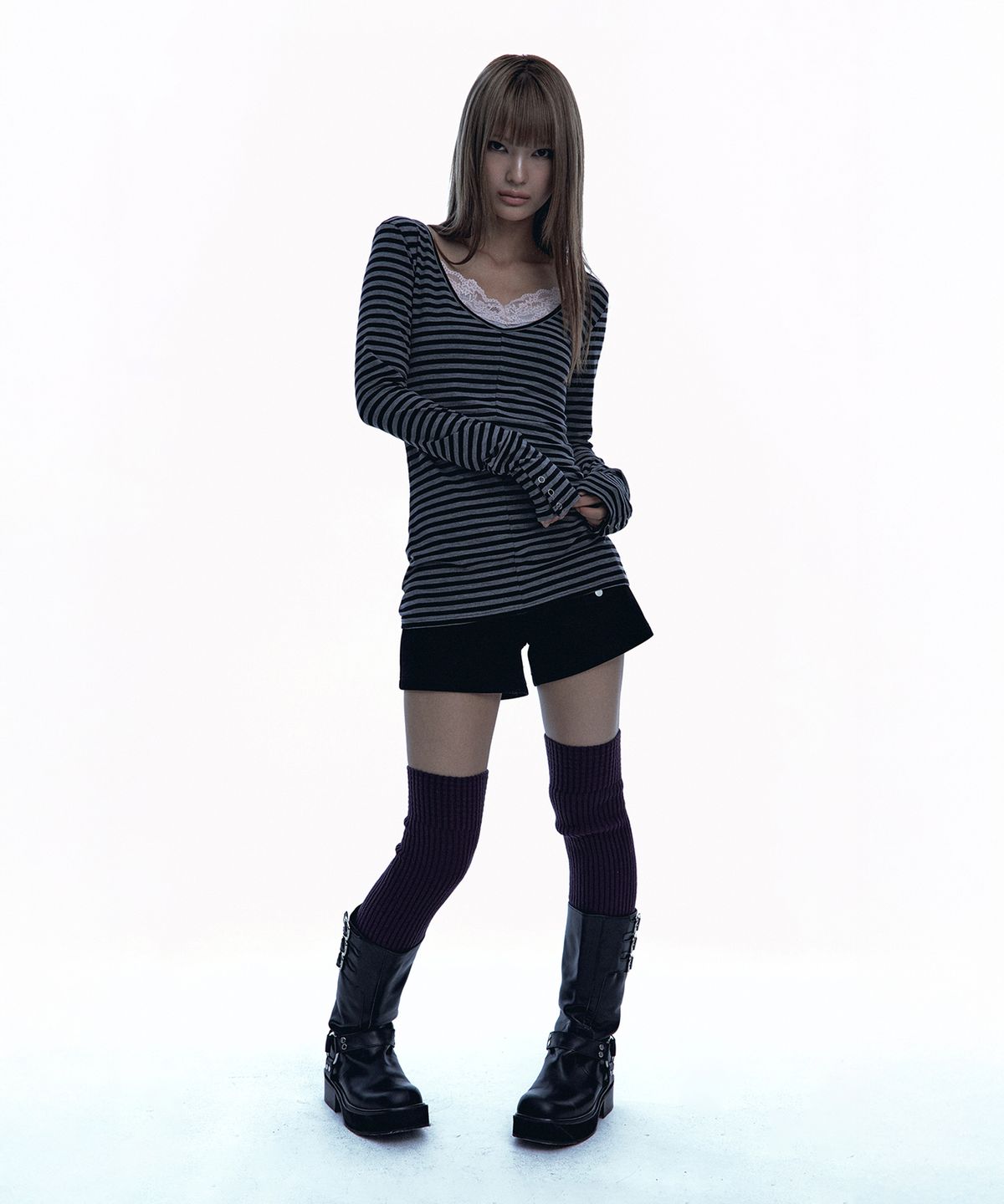 러프넥(ROUGHNECK) Deep U-neck Long Sleeve Stripe