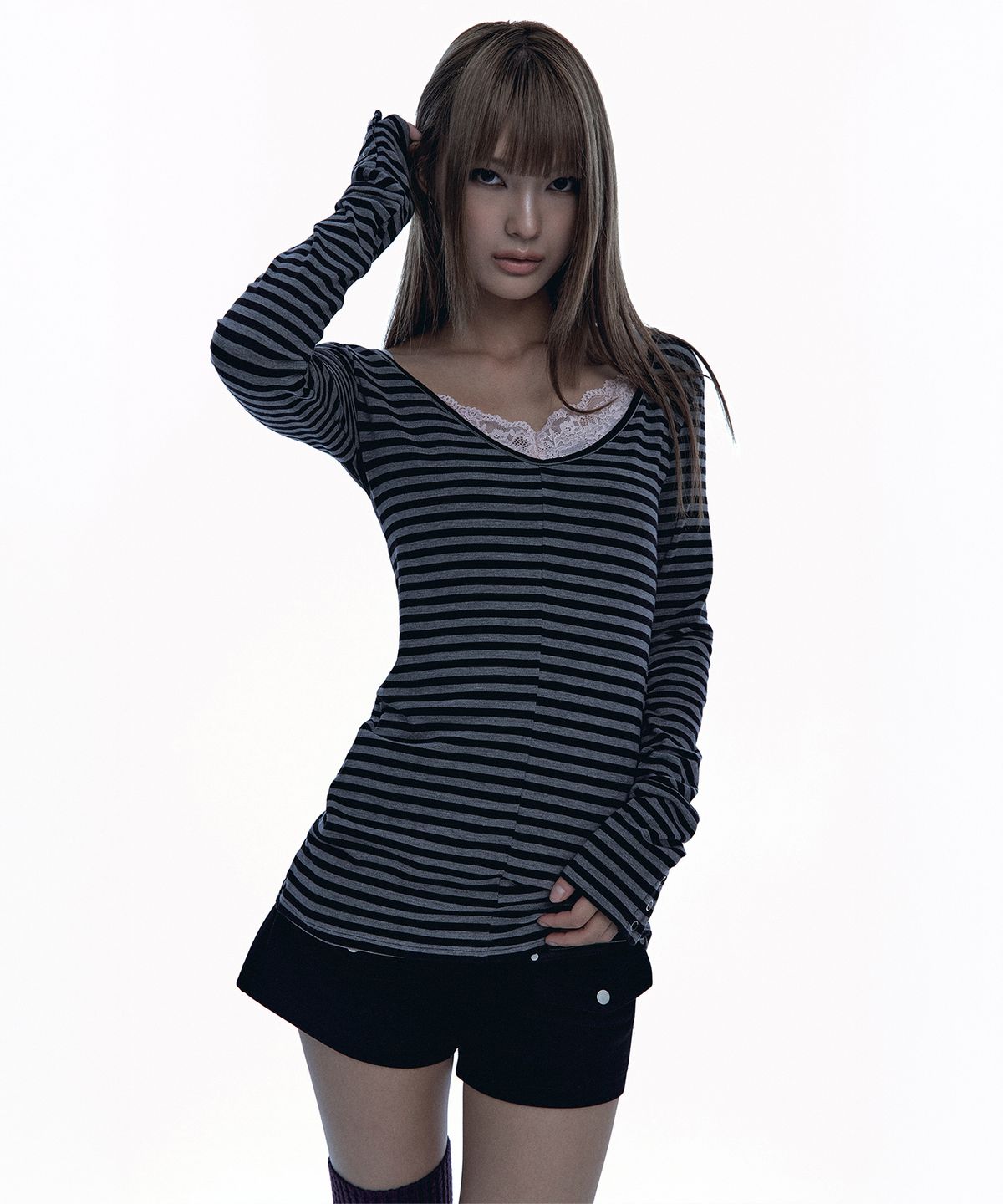 러프넥(ROUGHNECK) Deep U-neck Long Sleeve Stripe