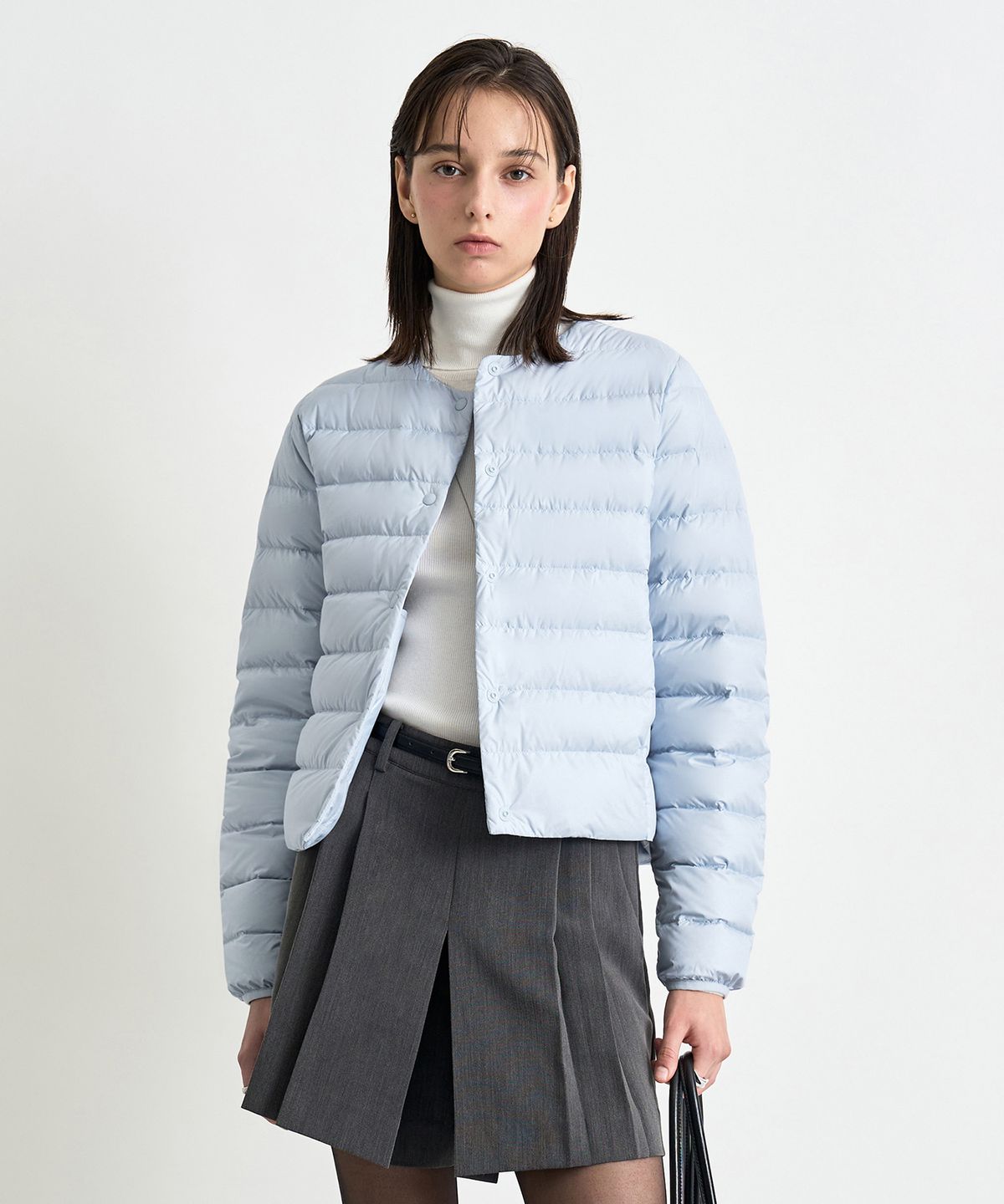 커스텀어클락 우먼(COSTUMEOCLOCK WOMAN) [머플러 SET] 라이트웨이트 라운드 덕다운 패딩 자켓 스카이블루 COWJP002SKYBLUE