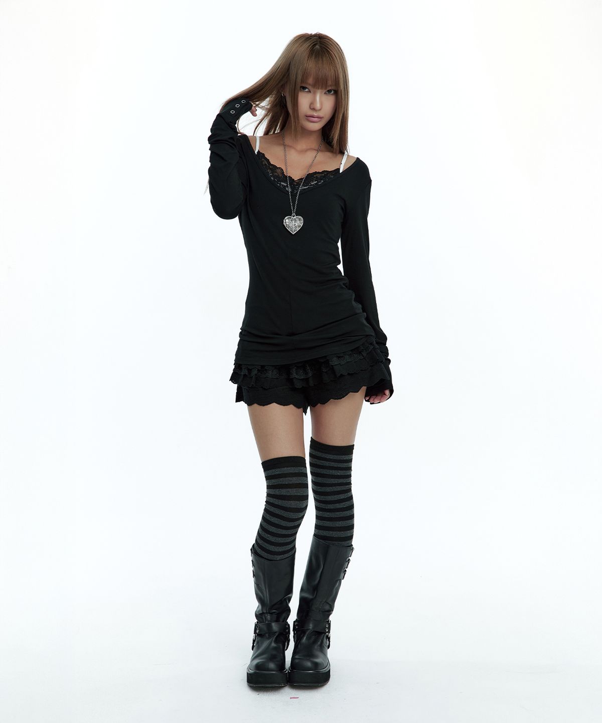 러프넥(ROUGHNECK) Deep U-neck Long Sleeve Black