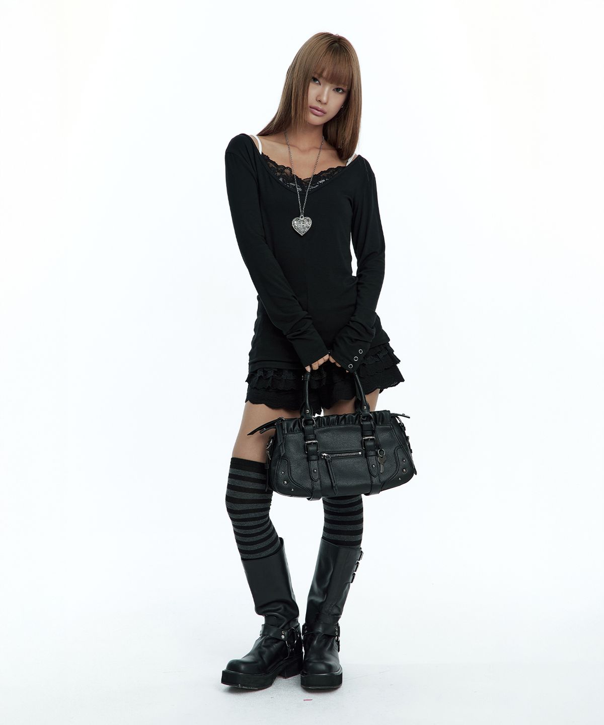 러프넥(ROUGHNECK) Deep U-neck Long Sleeve Black