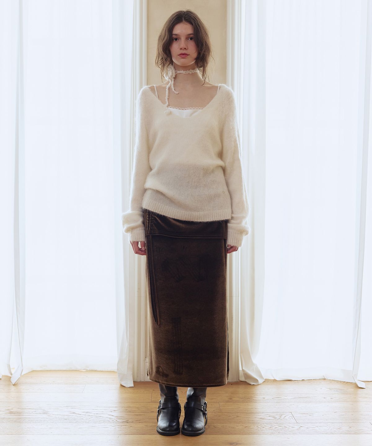 애프터아워즈(AFTERHOURS) DEEP V-NECK ALPACA WOOL KNIT TOP (IVORY)