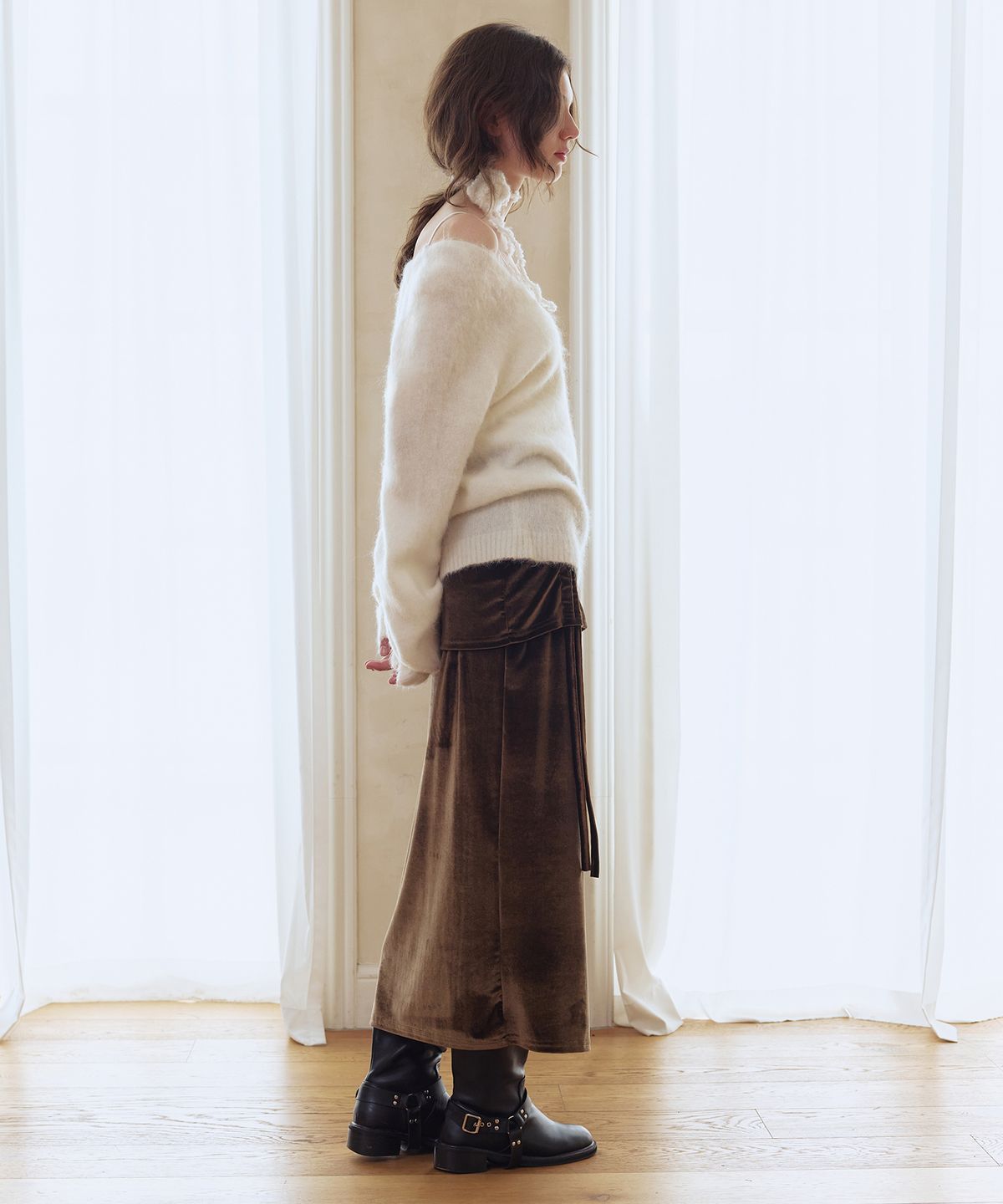 애프터아워즈(AFTERHOURS) DEEP V-NECK ALPACA WOOL KNIT TOP (IVORY)