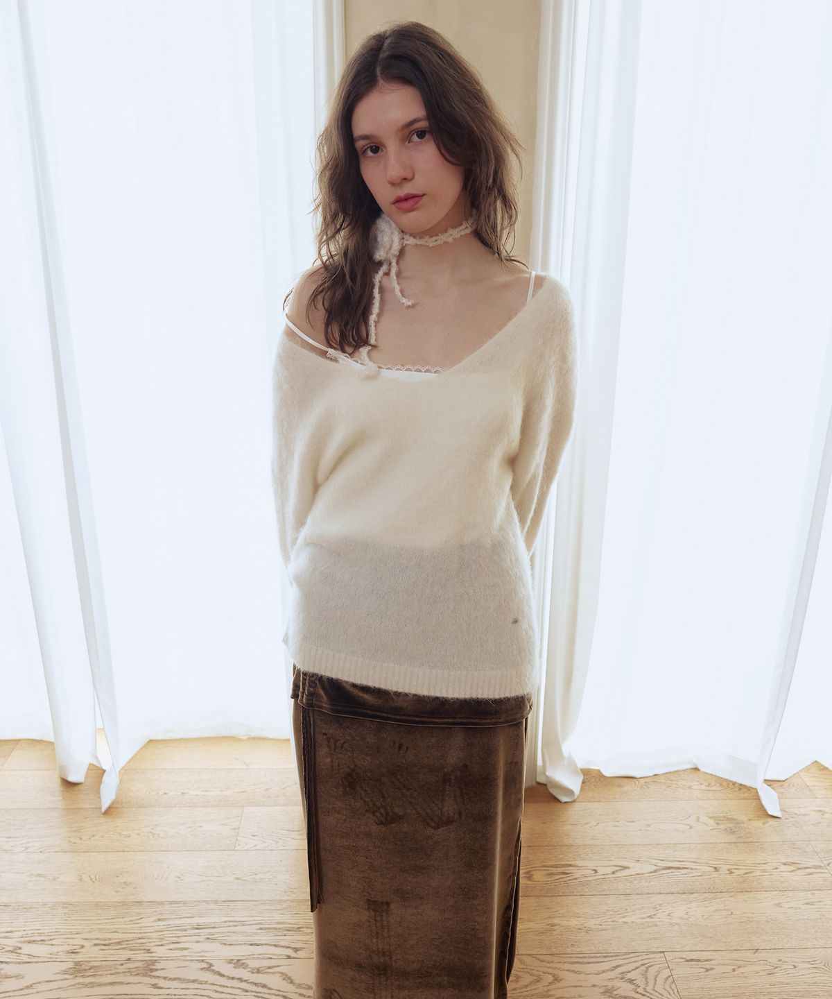 애프터아워즈(AFTERHOURS) DEEP V-NECK ALPACA WOOL KNIT TOP (IVORY)