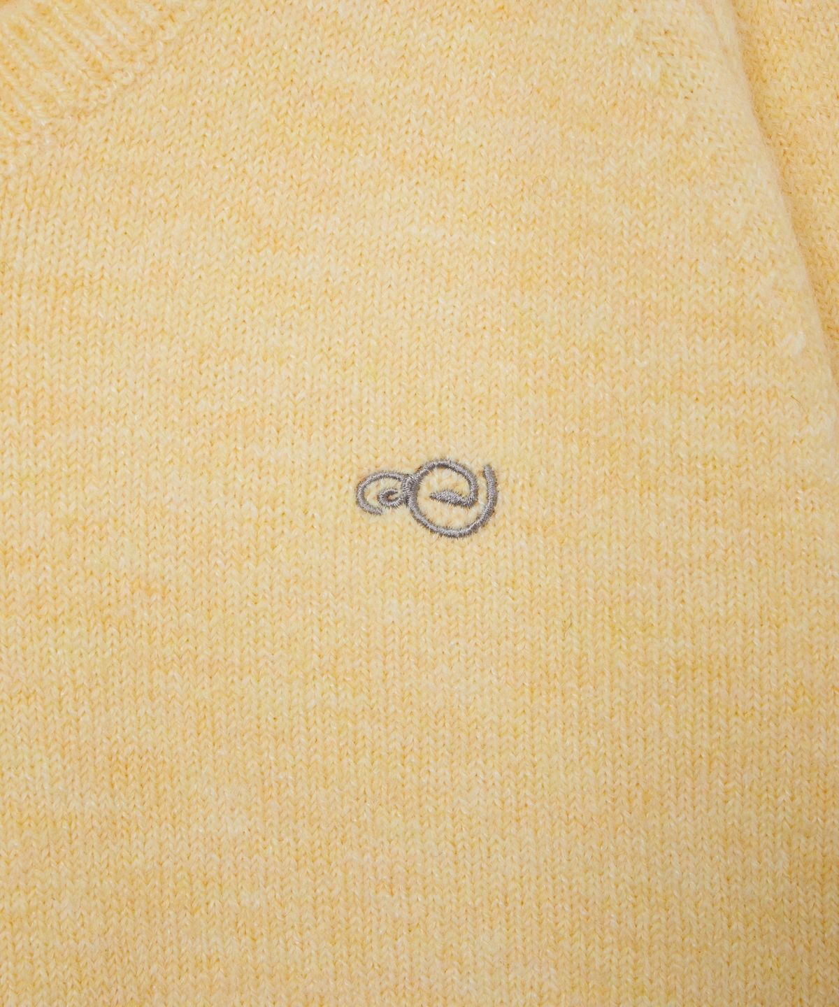 에이이에이이(AEAE) SYMBOL V NECK KNIT [YELLOW]