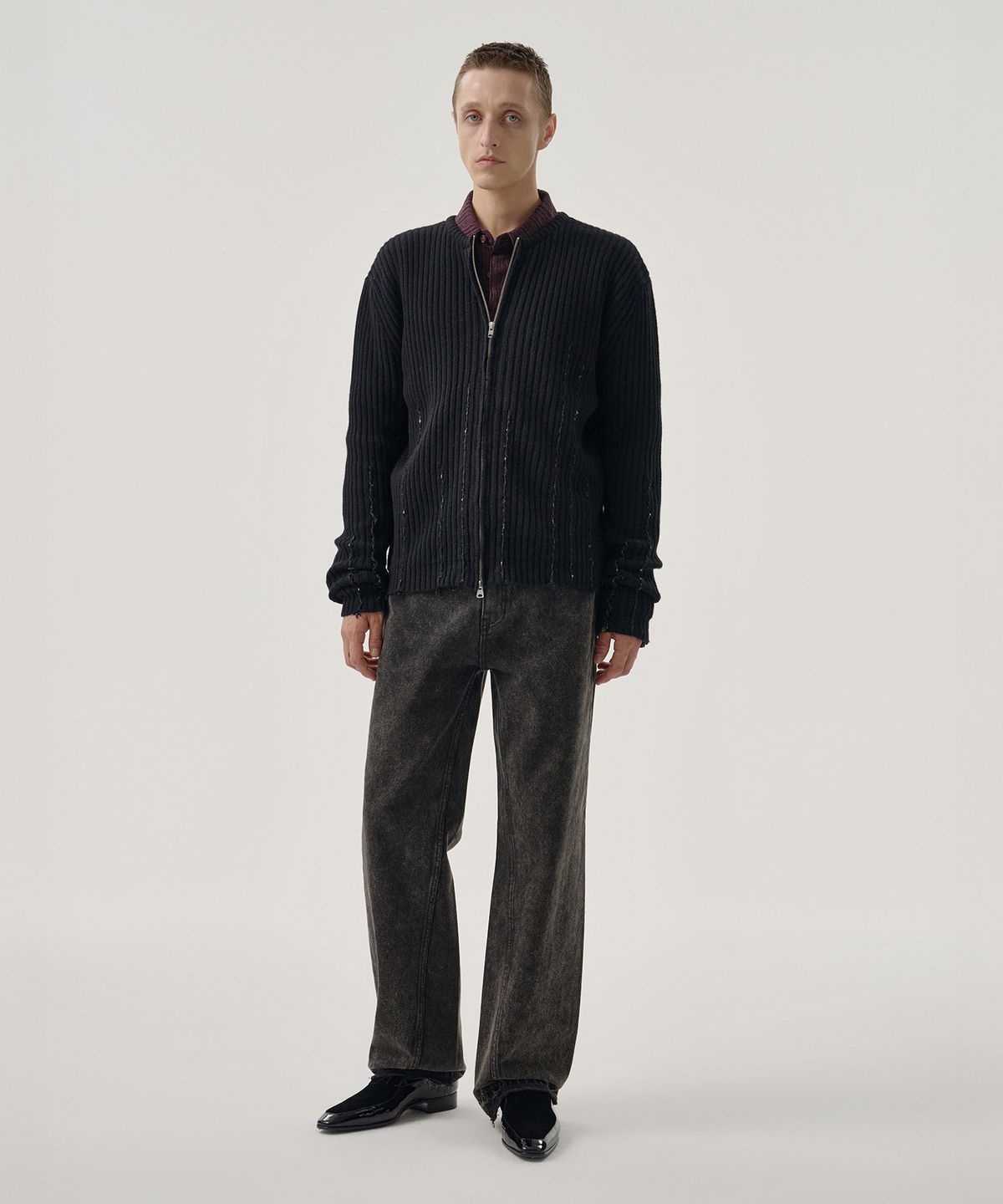 엠엠아이씨(MMIC) OTIS ZIP CARDIGAN (BLACK)