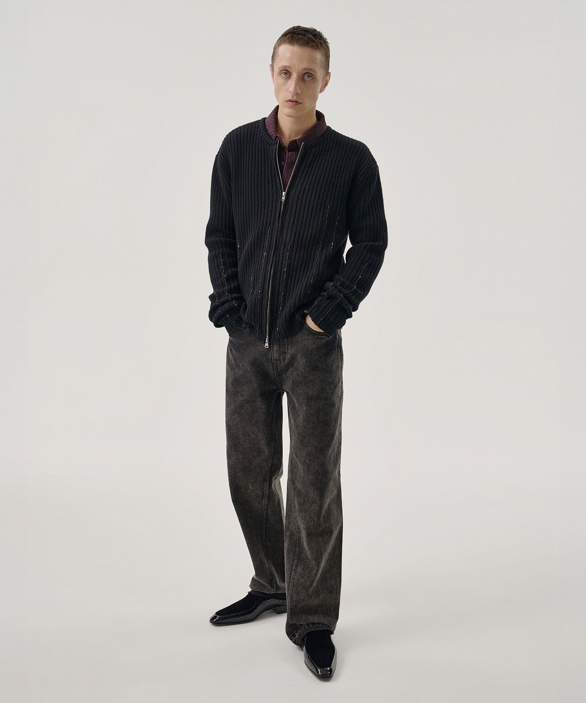 엠엠아이씨(MMIC) OTIS ZIP CARDIGAN (BLACK)