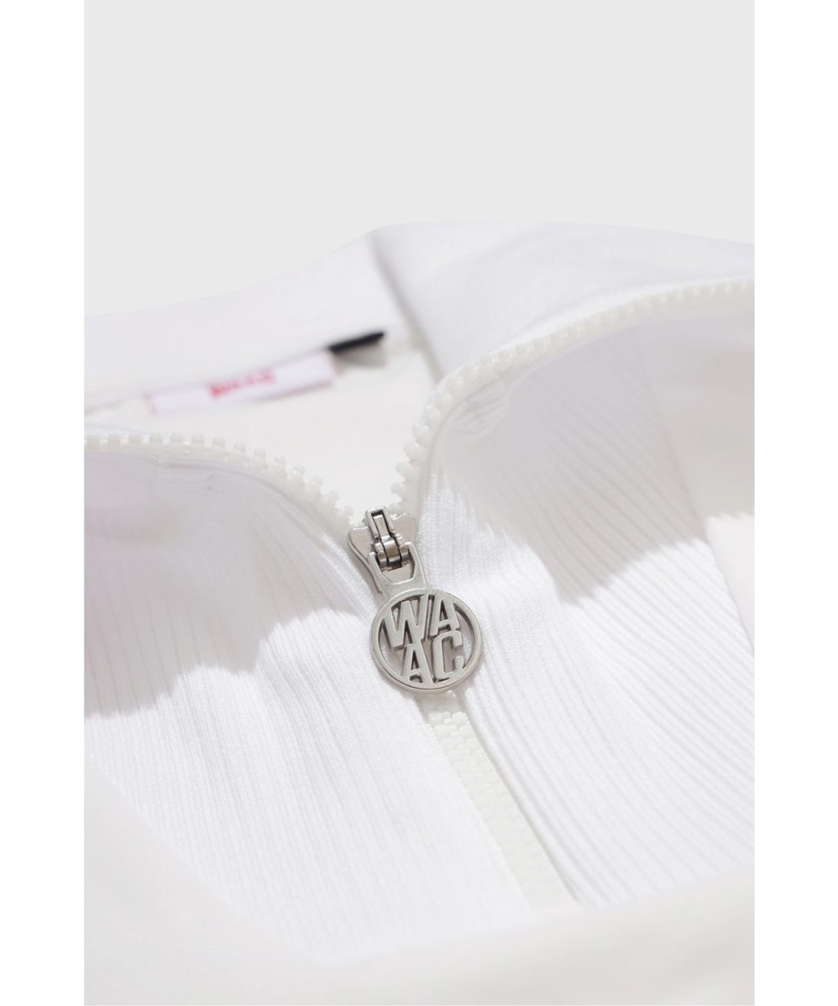 왁(WAAC) Women Knit Collar Woven Quarter-zip Pullover WWTBA26604IVX