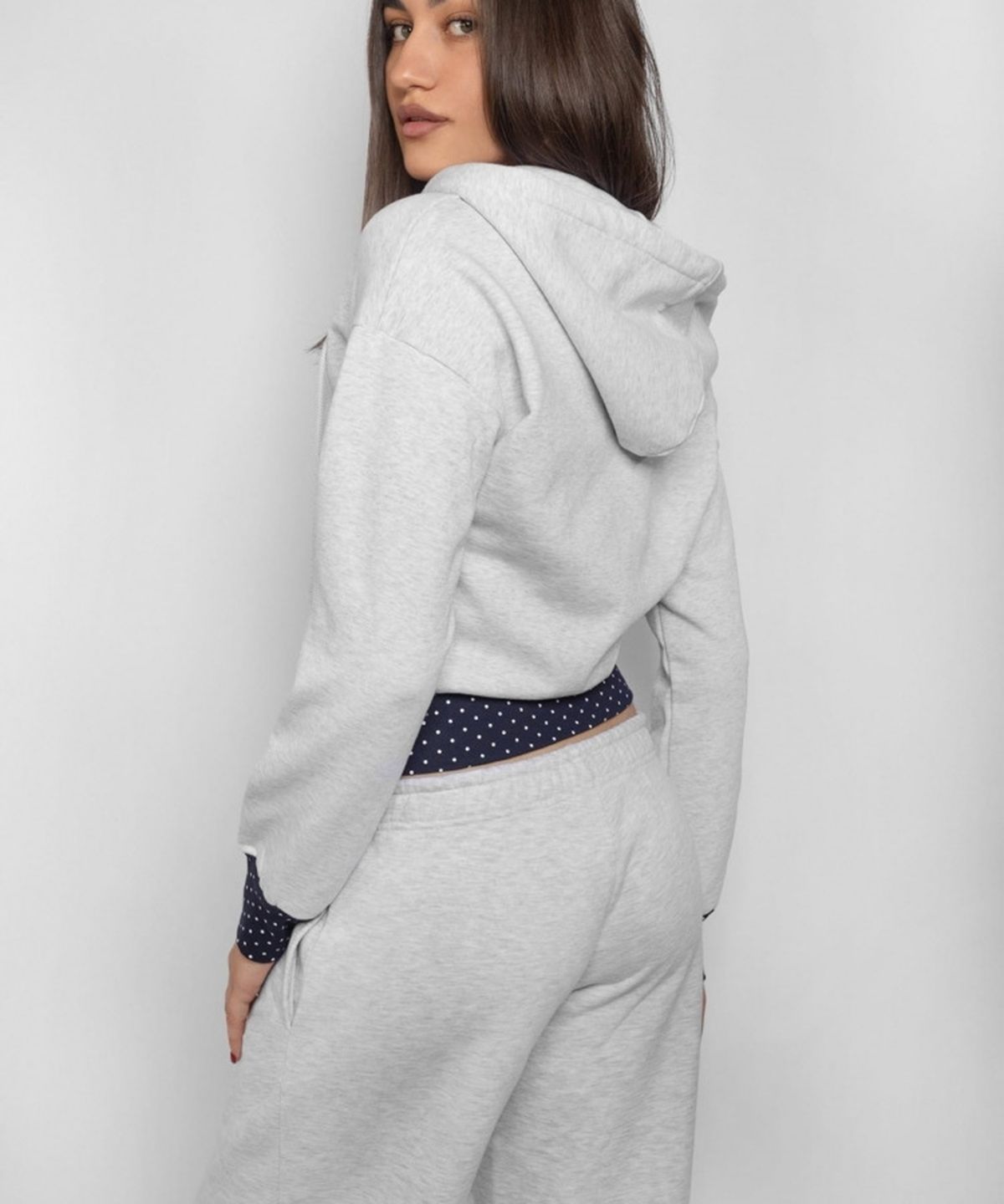 섭듀드(SUBDUED) Zip Crop Top Sweatshirt with Polka Dot Band (GREY BLUE WHITE)
