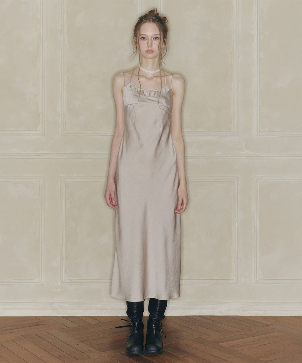 페인오어플레져(PAINORPLEASURE) SWAN SATIN LONG DRESS beige