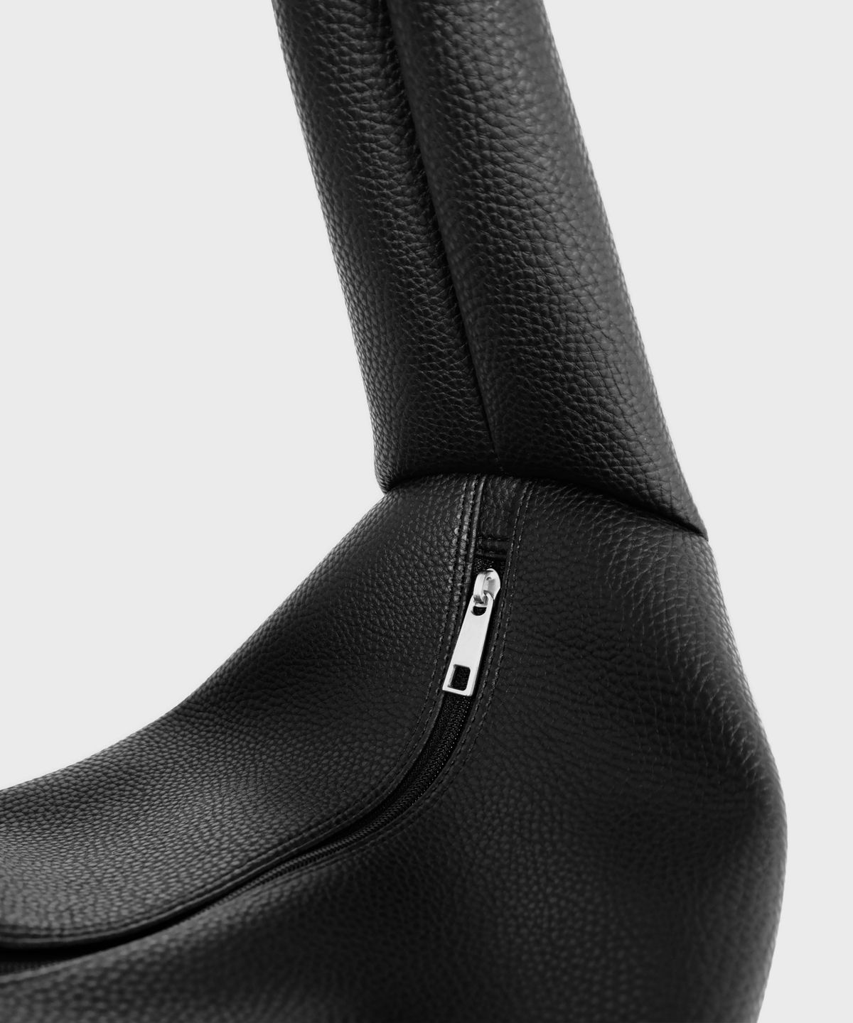 밋맷밋(MEETMETMEET) Loop embossed black