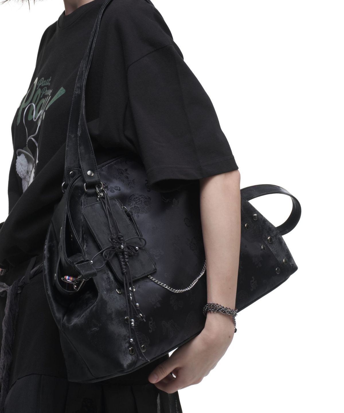 칠 하나 투 구육(71TO96) 서하백,Seoha Bag (Black)