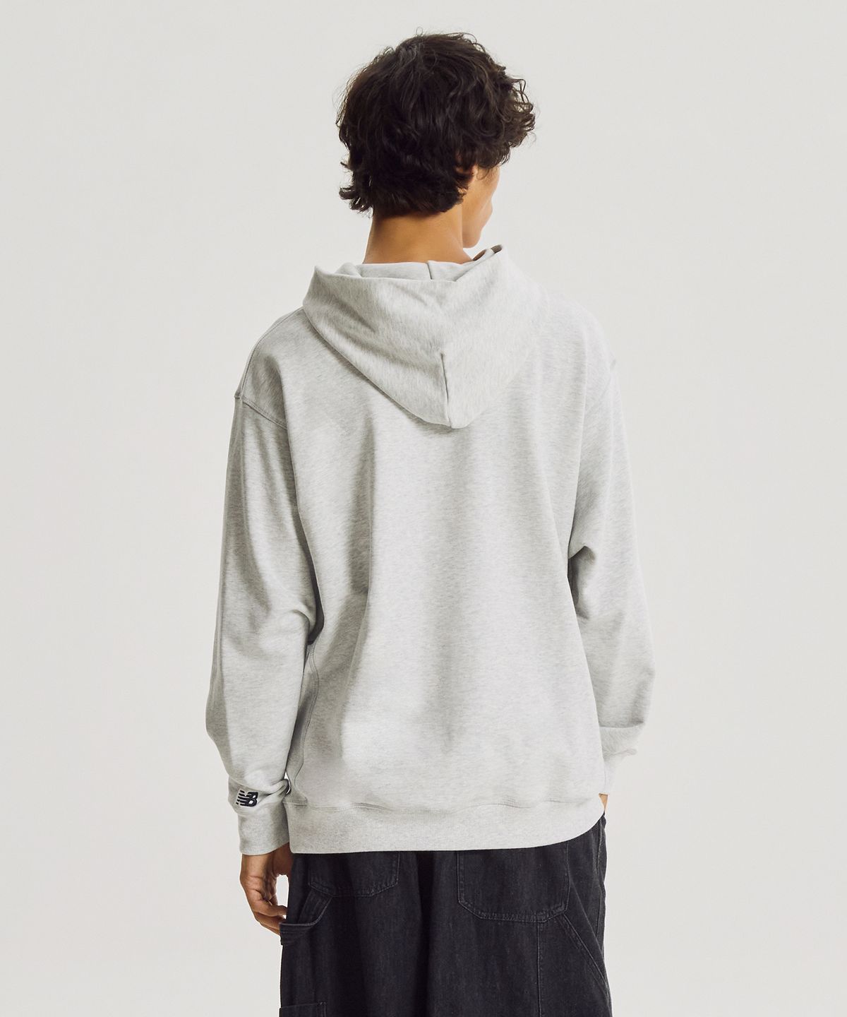 뉴발란스(NEW BALANCE) NBN0G42913 / UNI 에센셜 클래식 레터링 후드티 (L/GRAY)