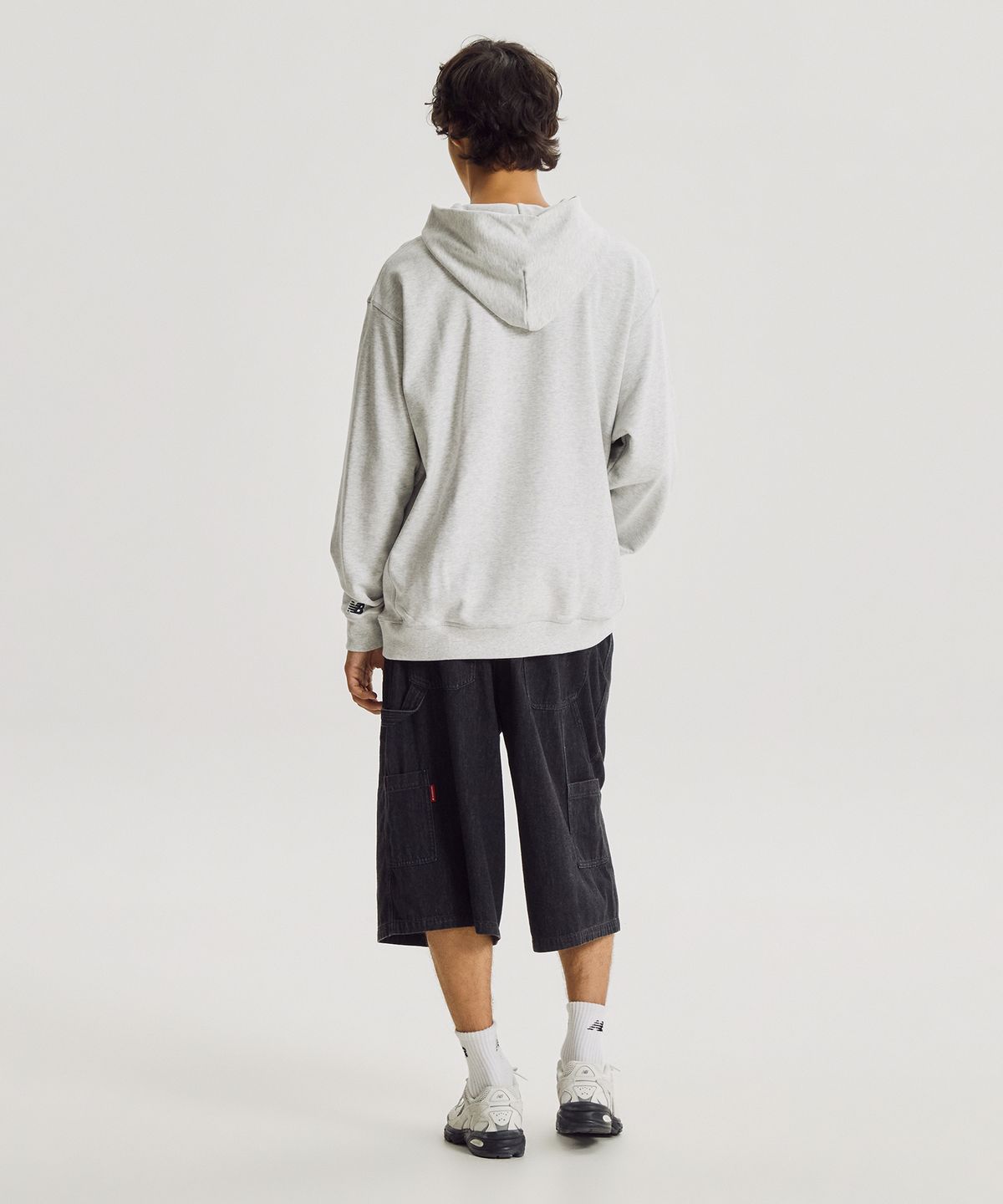 뉴발란스(NEW BALANCE) NBN0G42913 / UNI 에센셜 클래식 레터링 후드티 (L/GRAY)