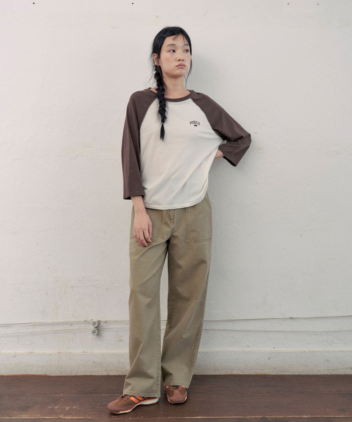 모노크롬(MONOCHROME) kar raglan t-shirt (2color)