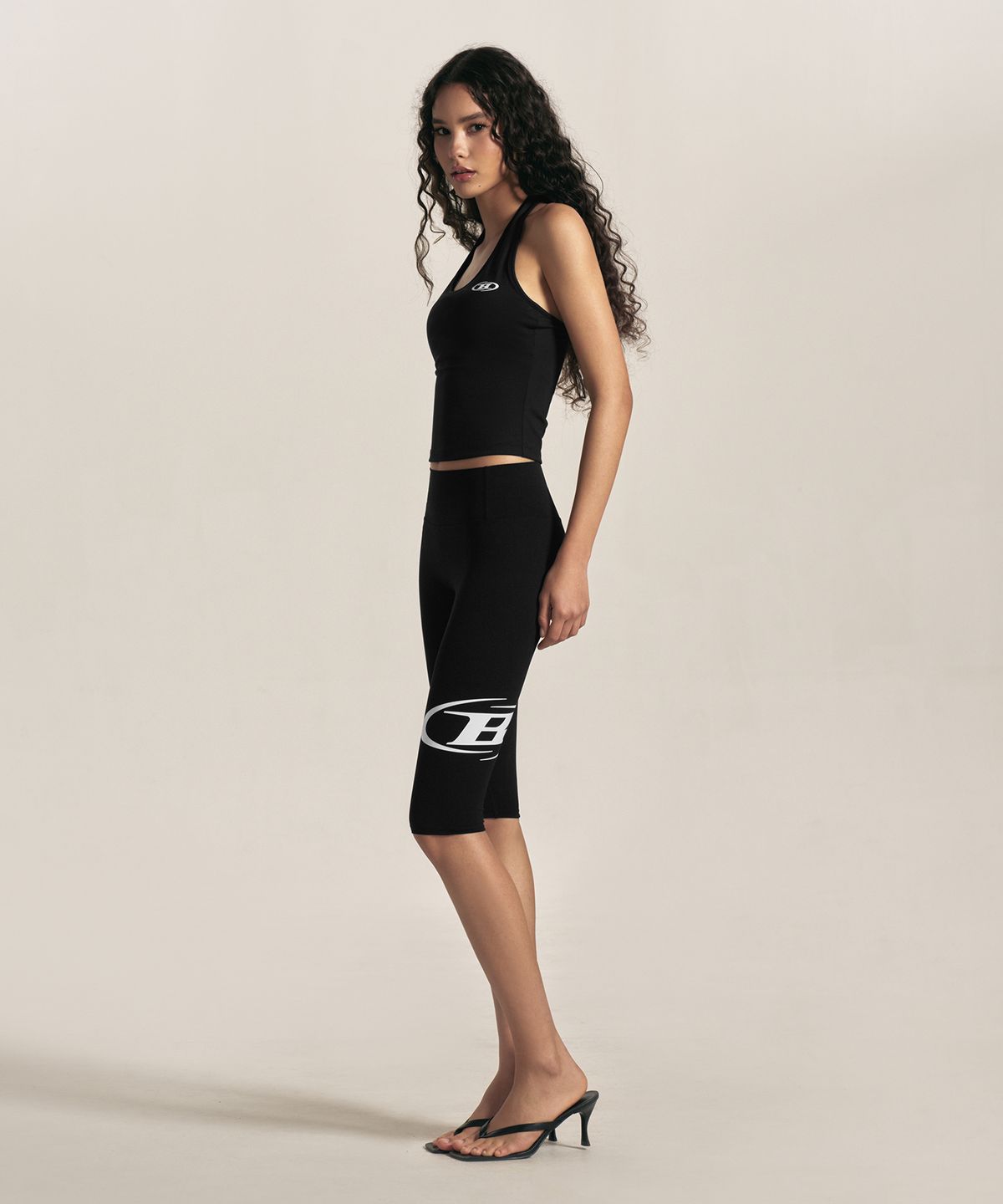 본투윈(BORN TO WIN) W SYMBOL B HALTER NECK SPORTY BRA TOP [BLACK]