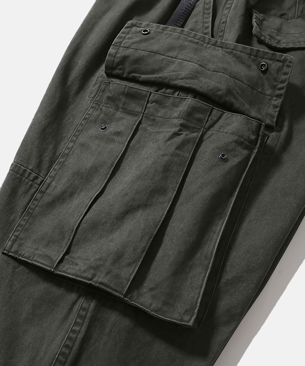 모이프(MOIF) [AW26] WIDE MIL POCKET PANTS / WASHED OLIVE