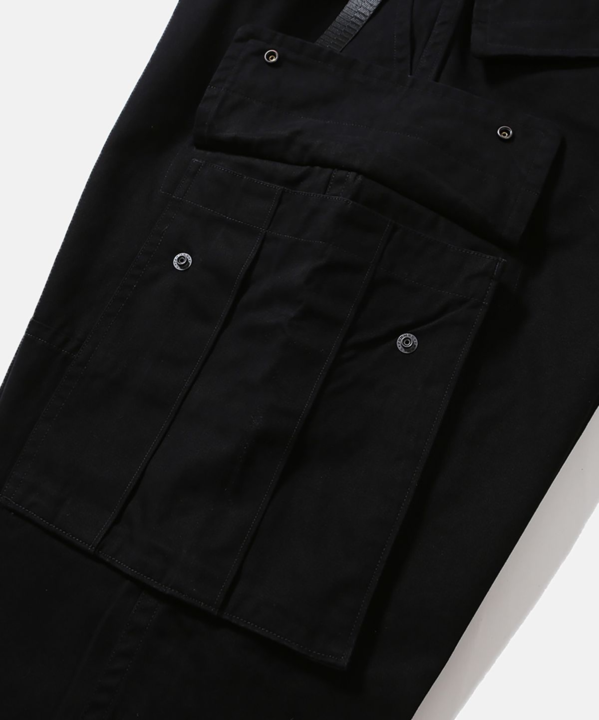 모이프(MOIF) [AW26] WIDE MIL POCKET PANTS / WASHED BLACK
