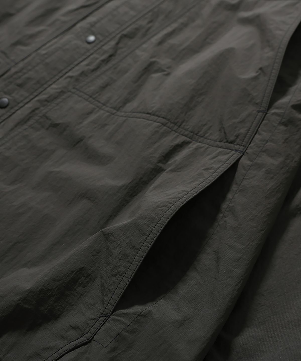 모이프(MOIF) [AW26] WARM UP WORKER SHIRT / DARK OLIVE