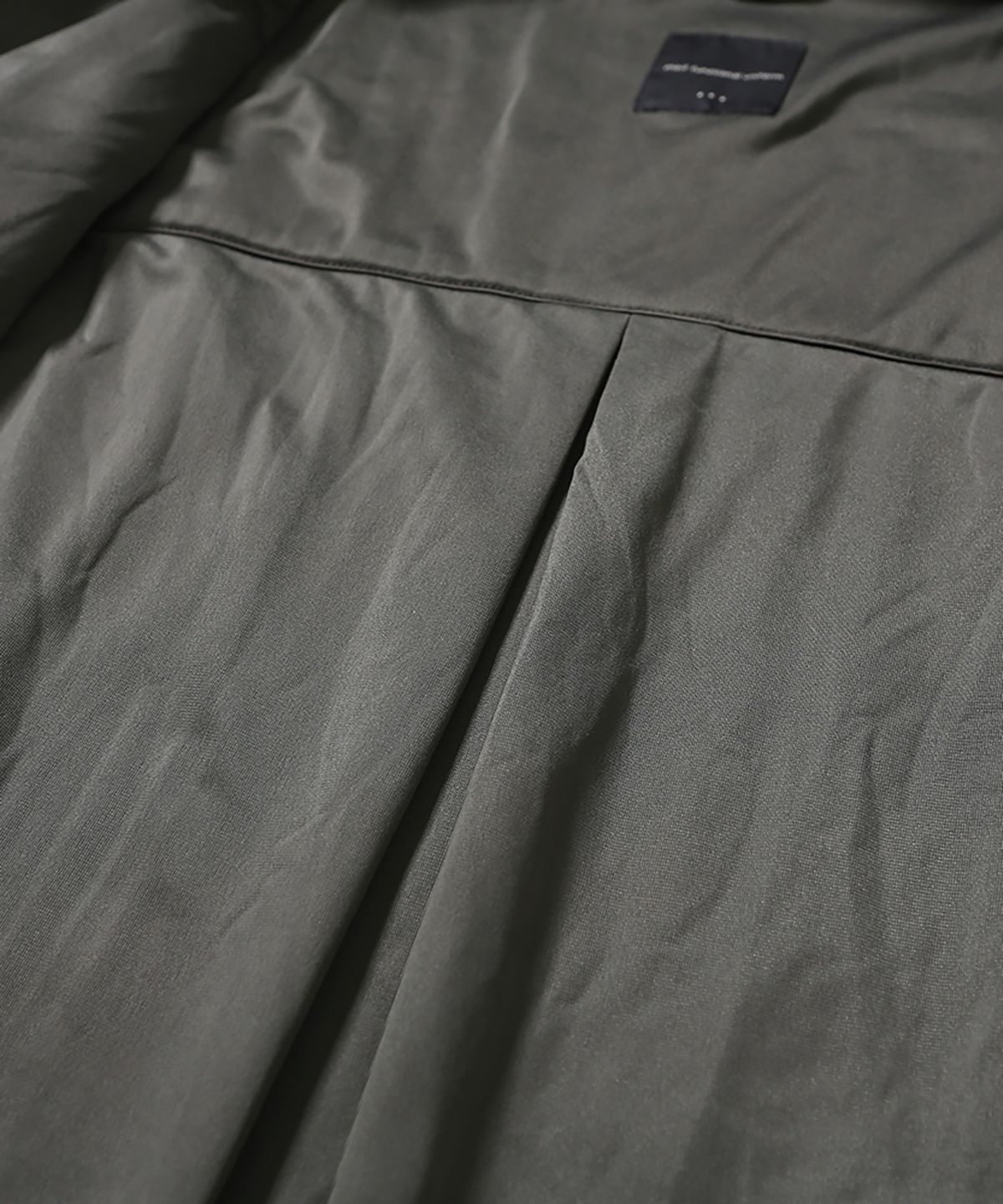 모이프(MOIF) [AW26] WARM UP WORKER SHIRT / DARK OLIVE