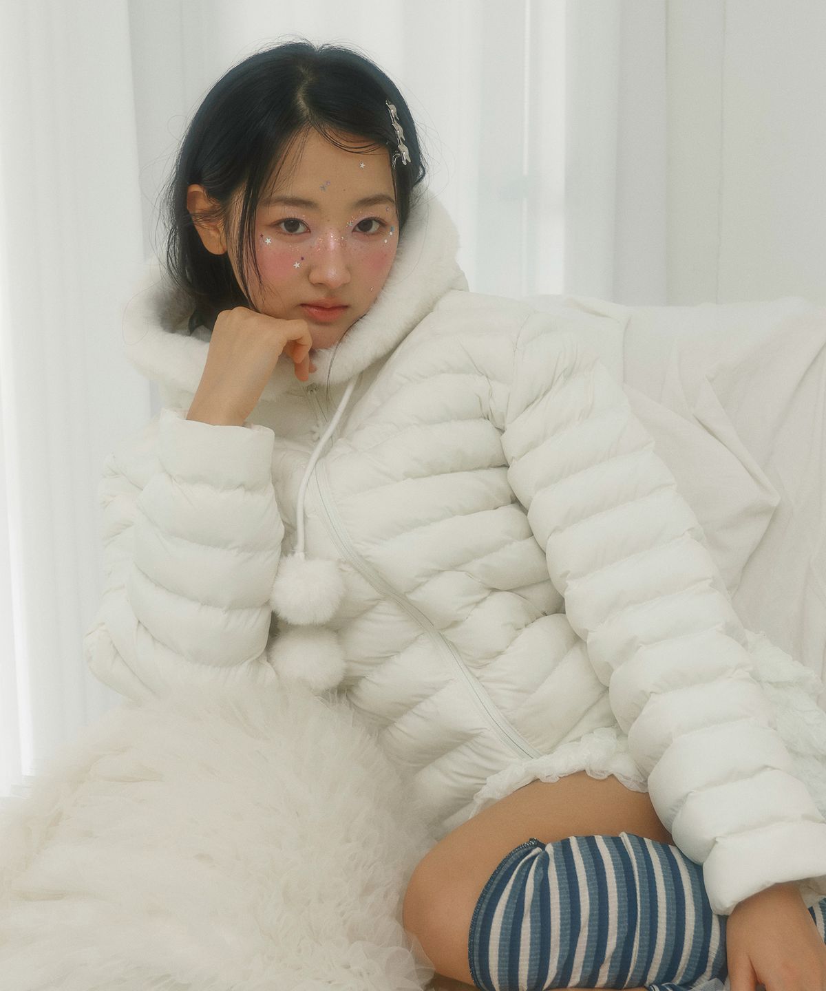 엘엠알(LMR) [소프트 에어필] 퍼 트리밍 폼폼 후드 경량 패딩 IVORY