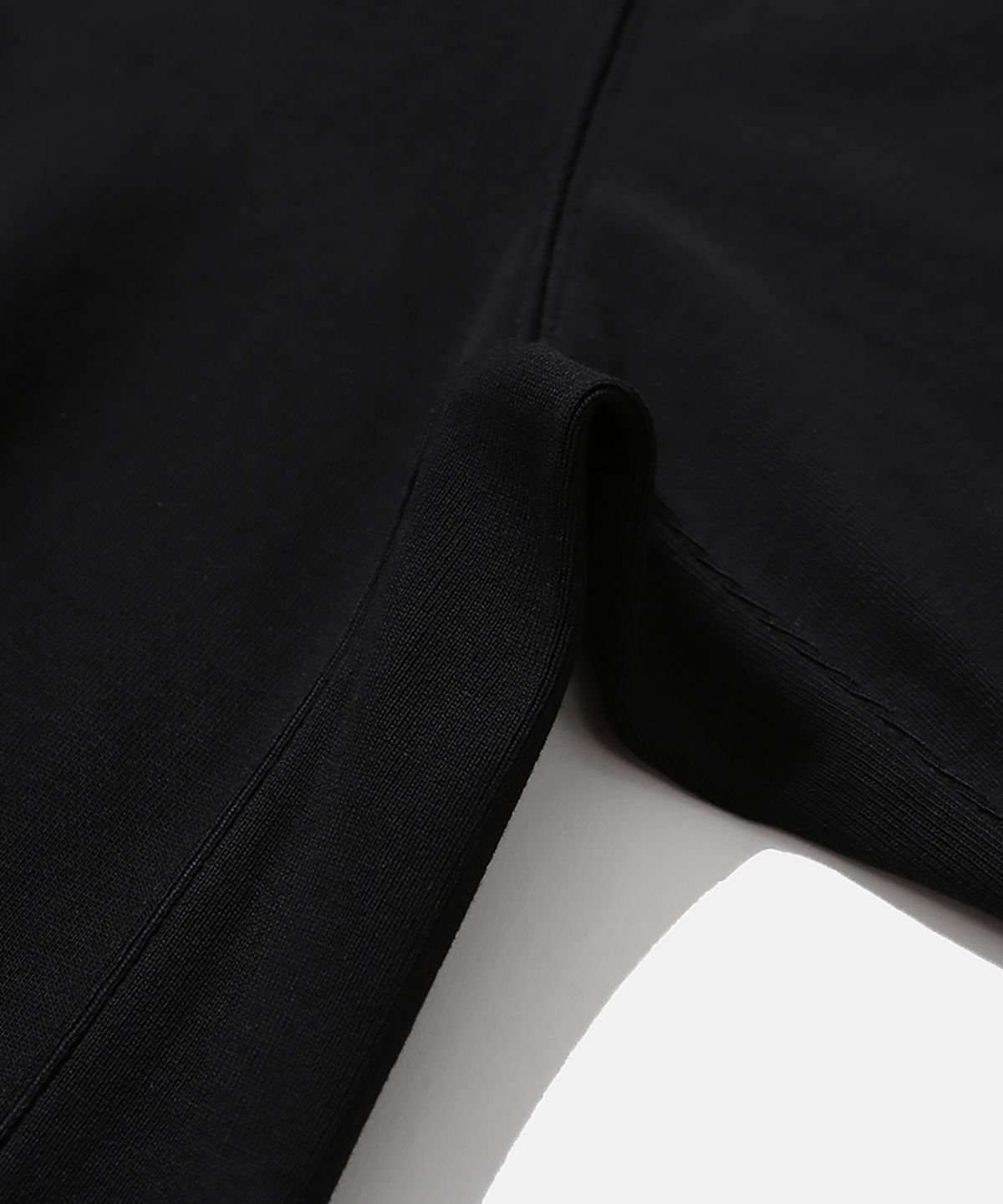 모이프(MOIF) [AW26] DWELLER POPOVER SWEAT HOODIE / BLACK
