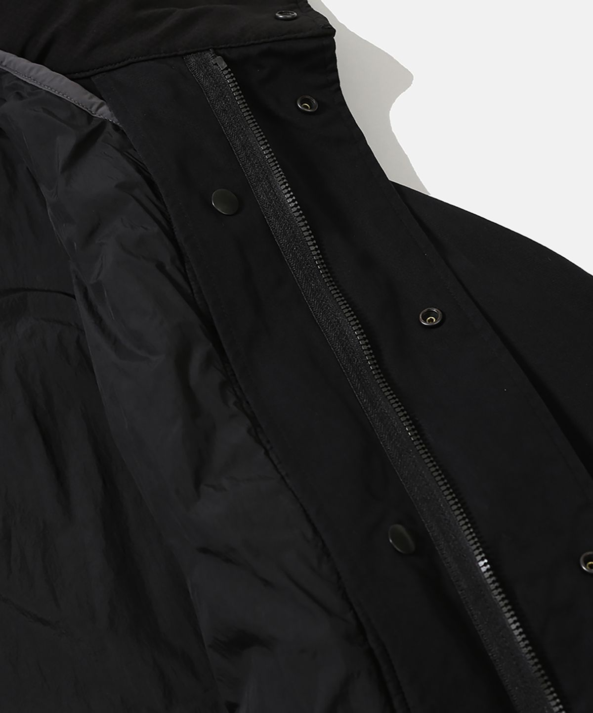 모이프(MOIF) [AW26] WIDE FUNNEL FIELD PARKA / BLACK