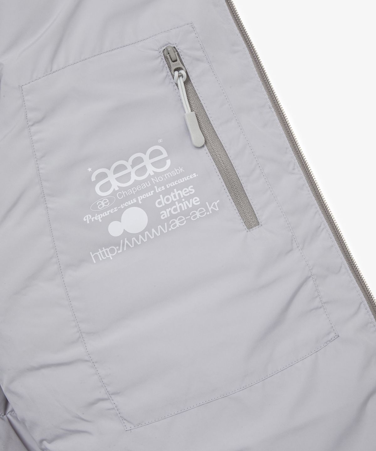 에이이에이이(AEAE) SYMBOL LIGHT DOWN JACKET [SNOW]