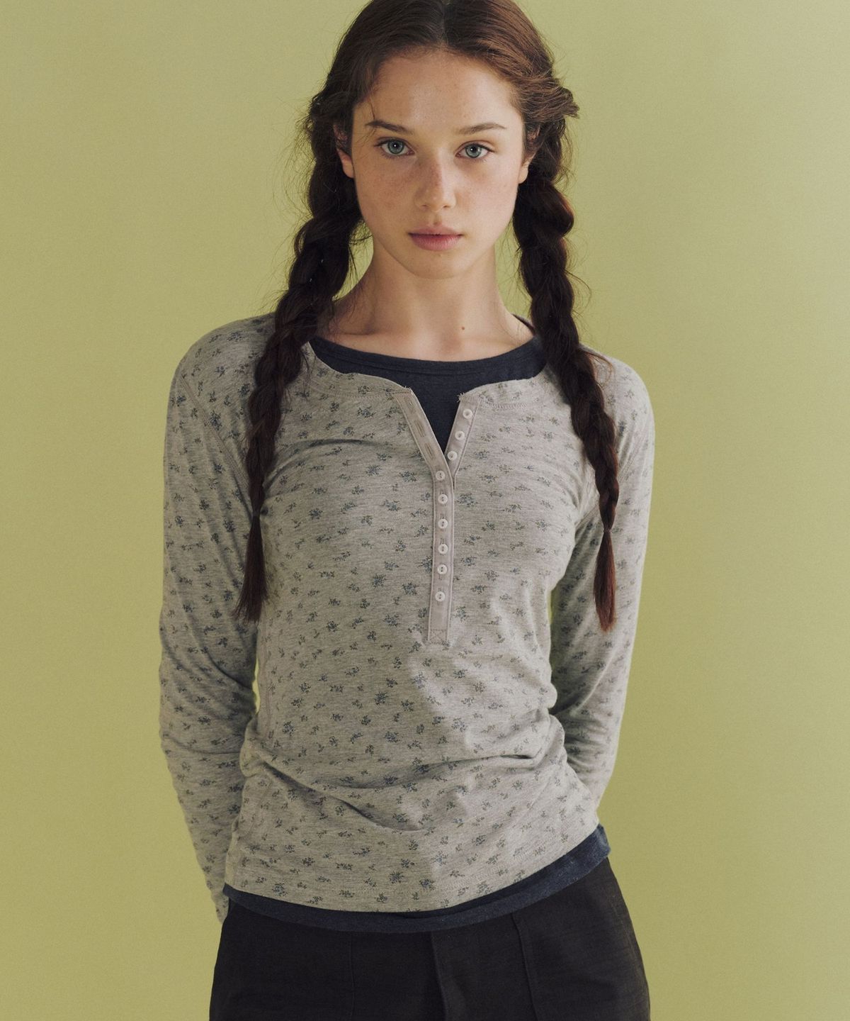 앤니즈(ANDNEEDS) Gaia button long sleeve (flower gray)