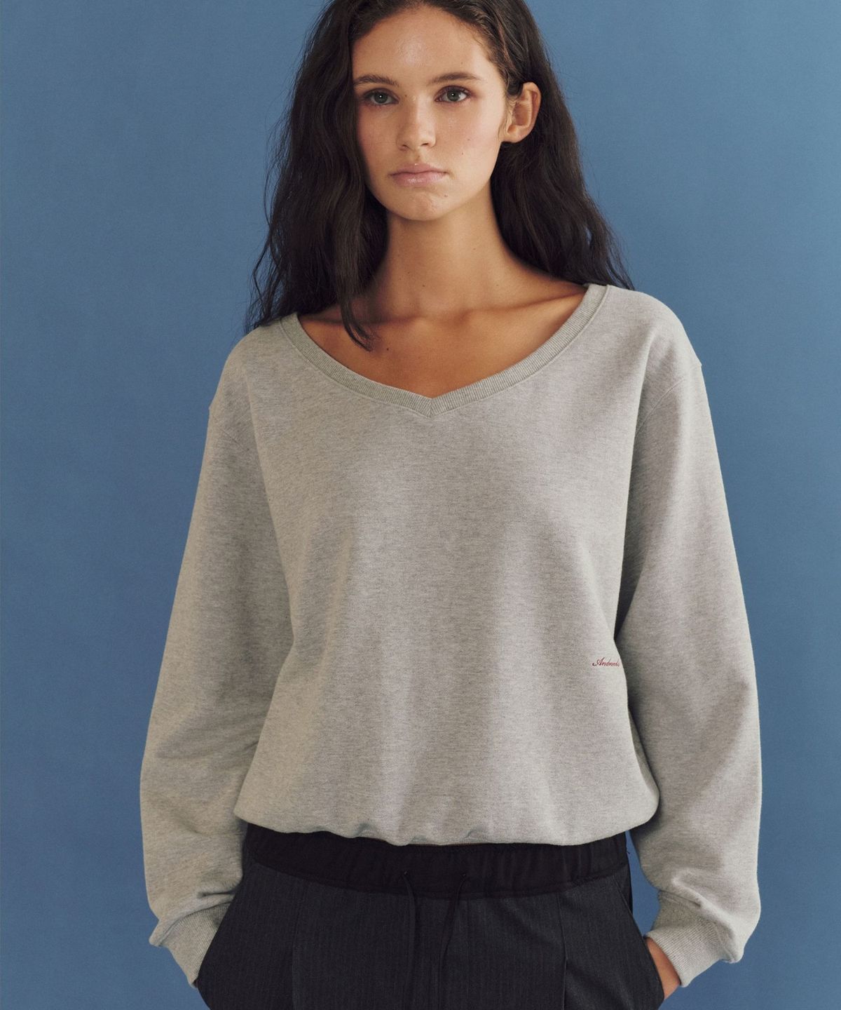 앤니즈(ANDNEEDS) Leon reversible v-neck sweatshirt (melange gray)