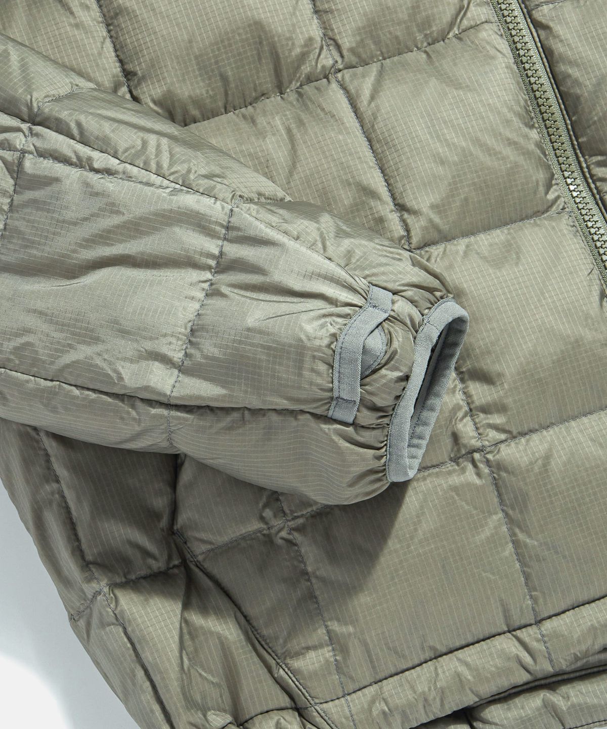 에스피오나지(ESPIONAGE) Hooded Light Down Jacket Olive Grey
