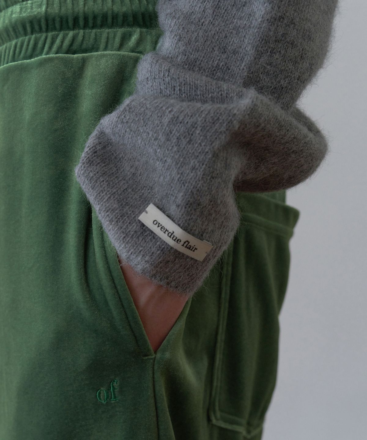 오버듀플레어(OVERDUEFLAIR) RACCOON SEMI-CROP CARDIGAN_MELANGE GREY