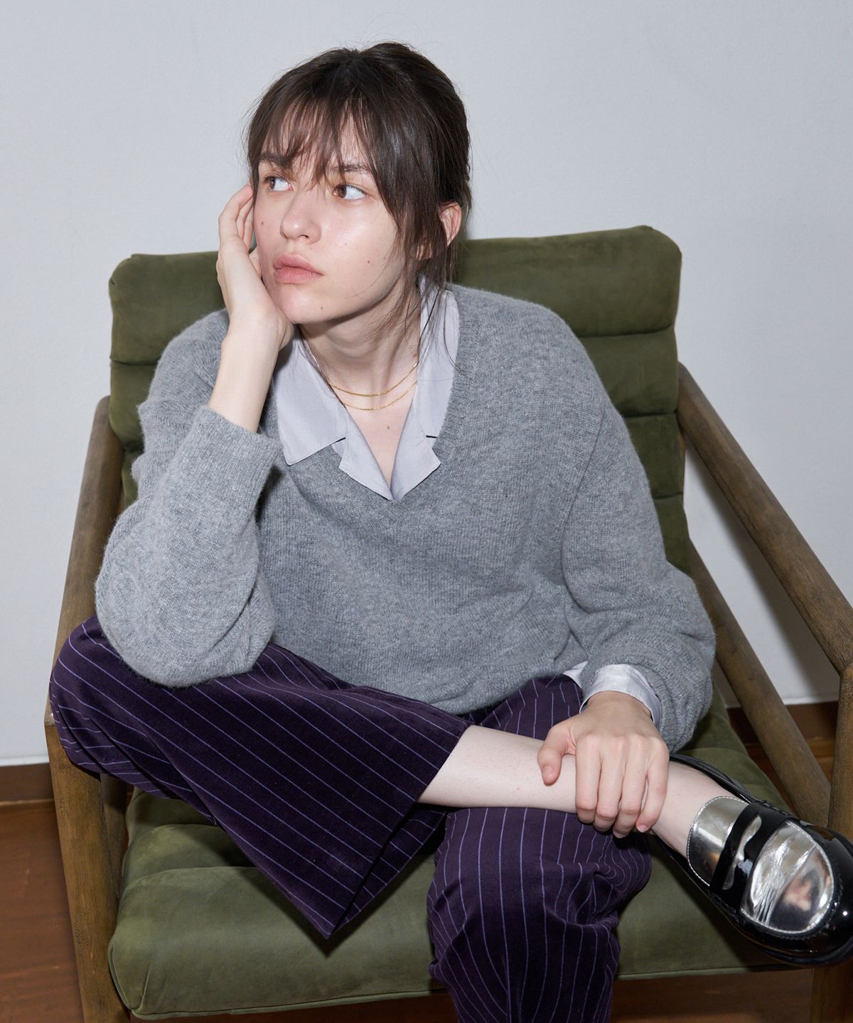 오버듀플레어(OVERDUEFLAIR) RELAXED FIT V-NECK KNIT_MELANGE GREY