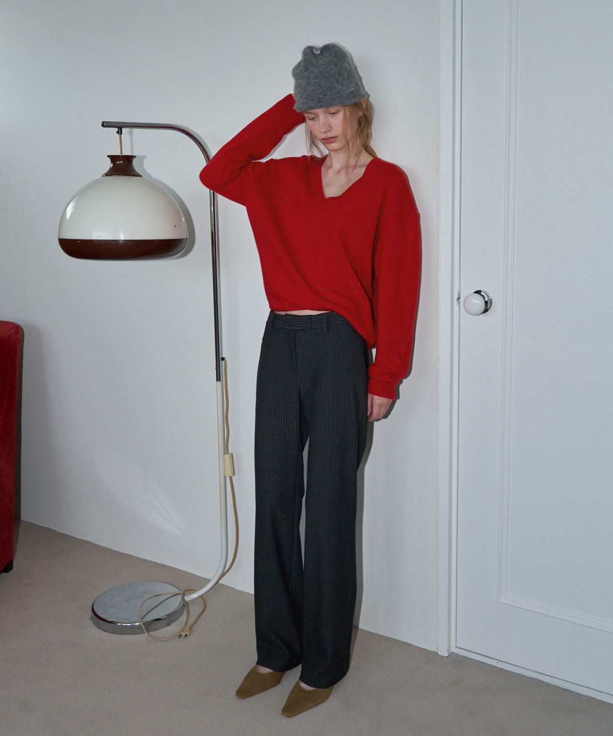 오버듀플레어(OVERDUEFLAIR) RELAXED FIT V-NECK KNIT_CHERRY RED